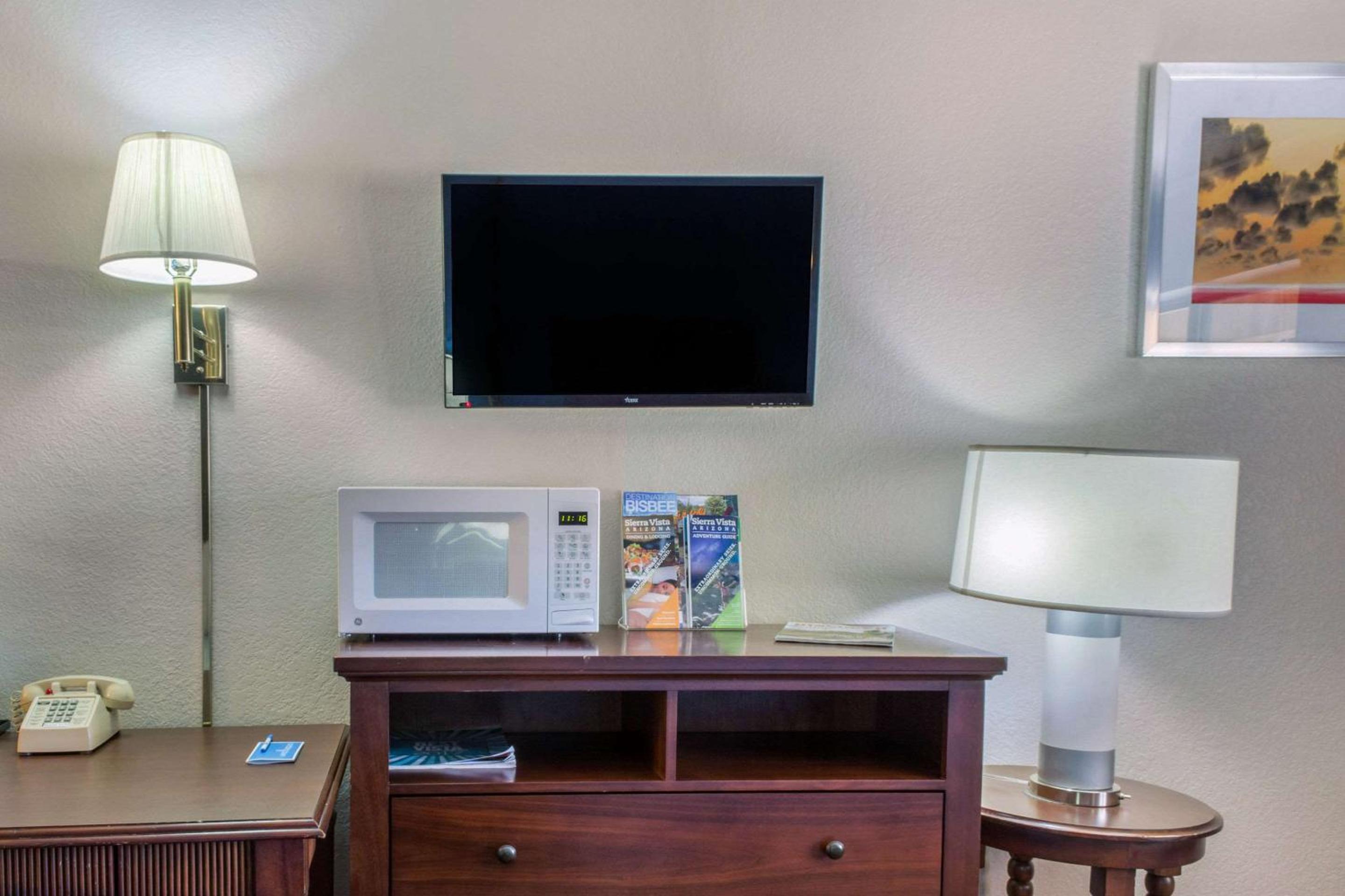 King Room - Accessible/Non-Smoking - Photo 1