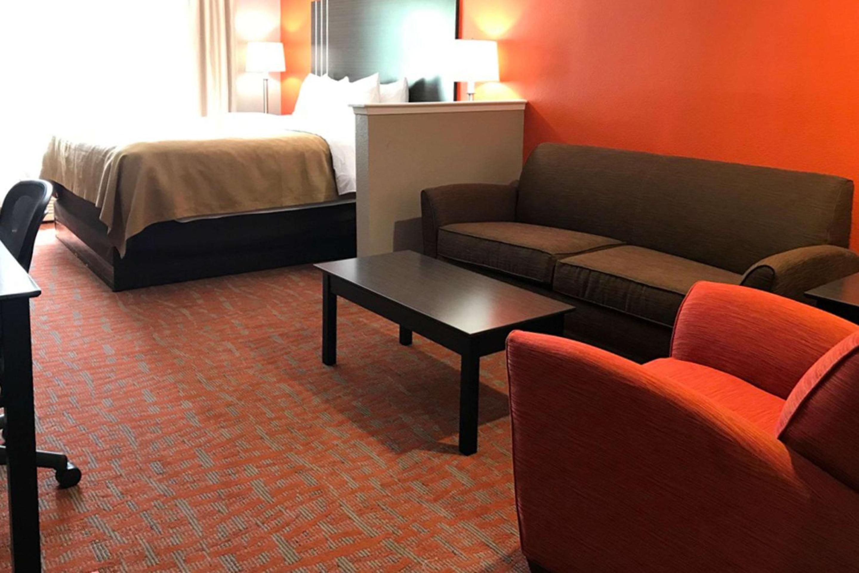 King Suite - Photo 6