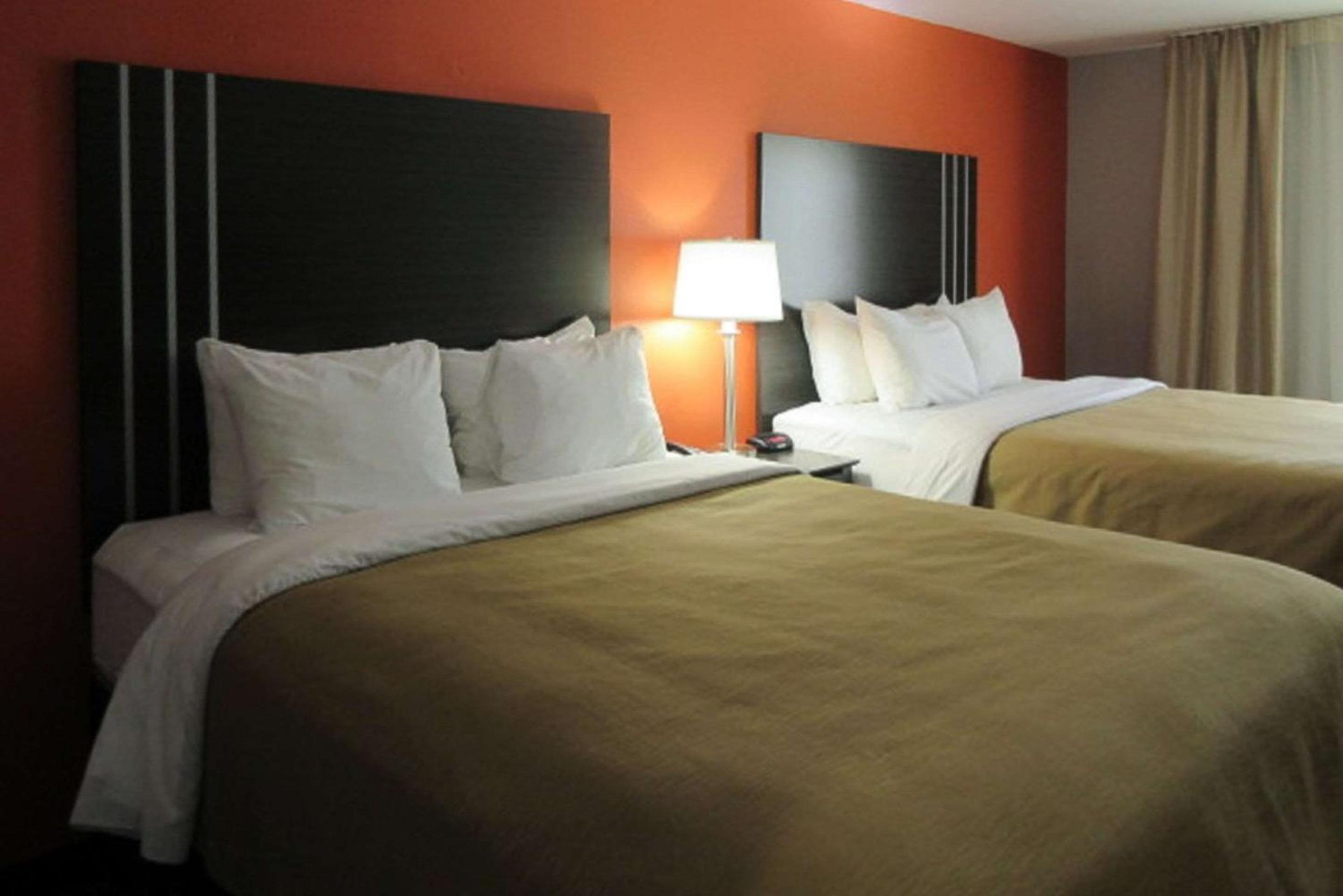 Queen Room with Two Queen Beds - Non-Smoking - Photo 1