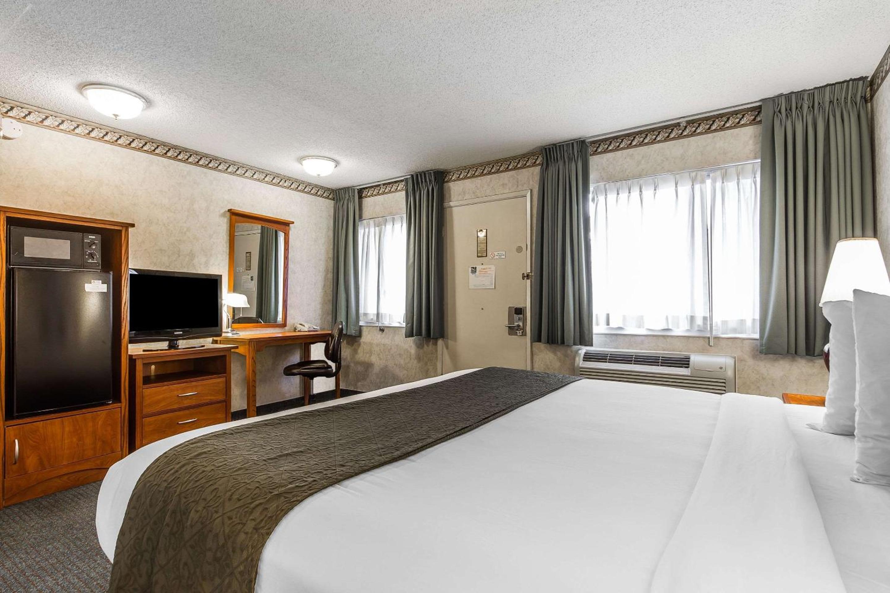 King Room - Disability Access/Non-Smoking - Photo 1