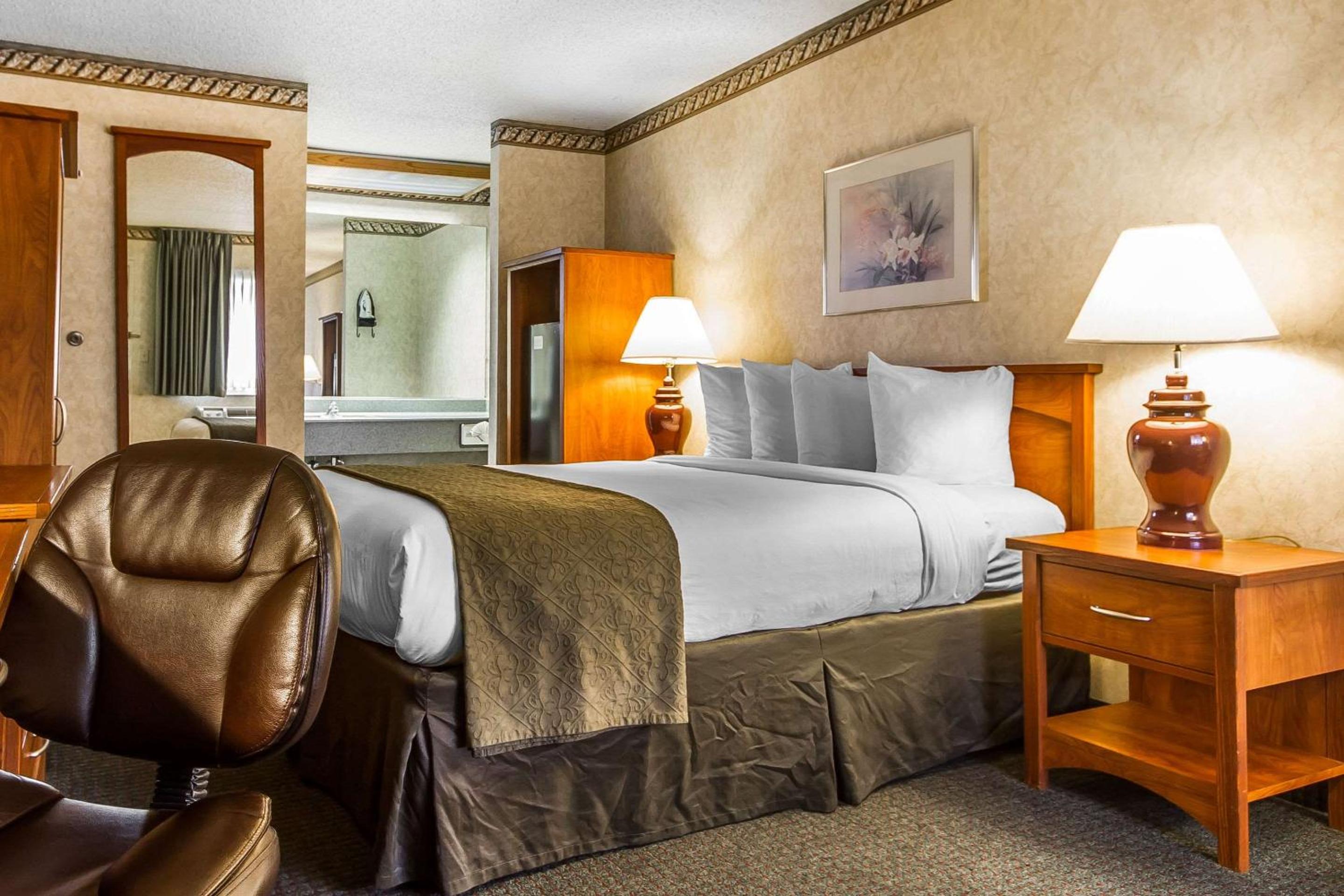 Queen Room - Photo 1