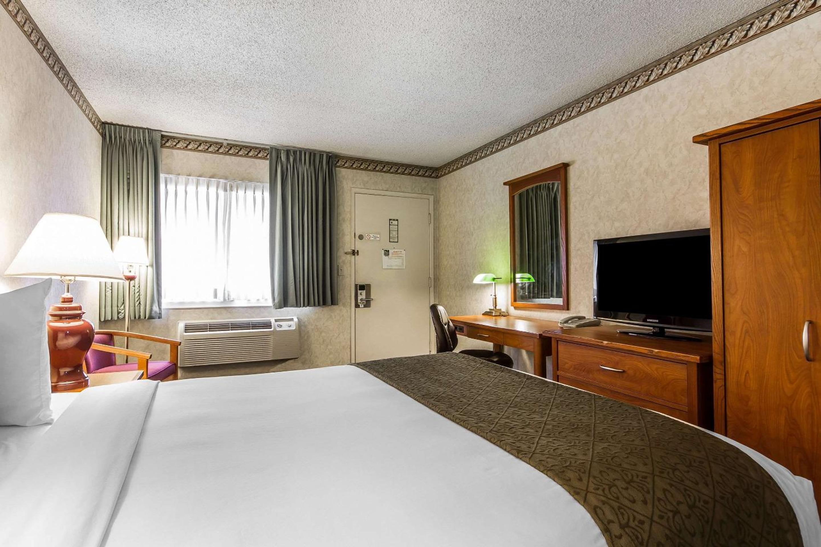 Queen Room - Photo 4