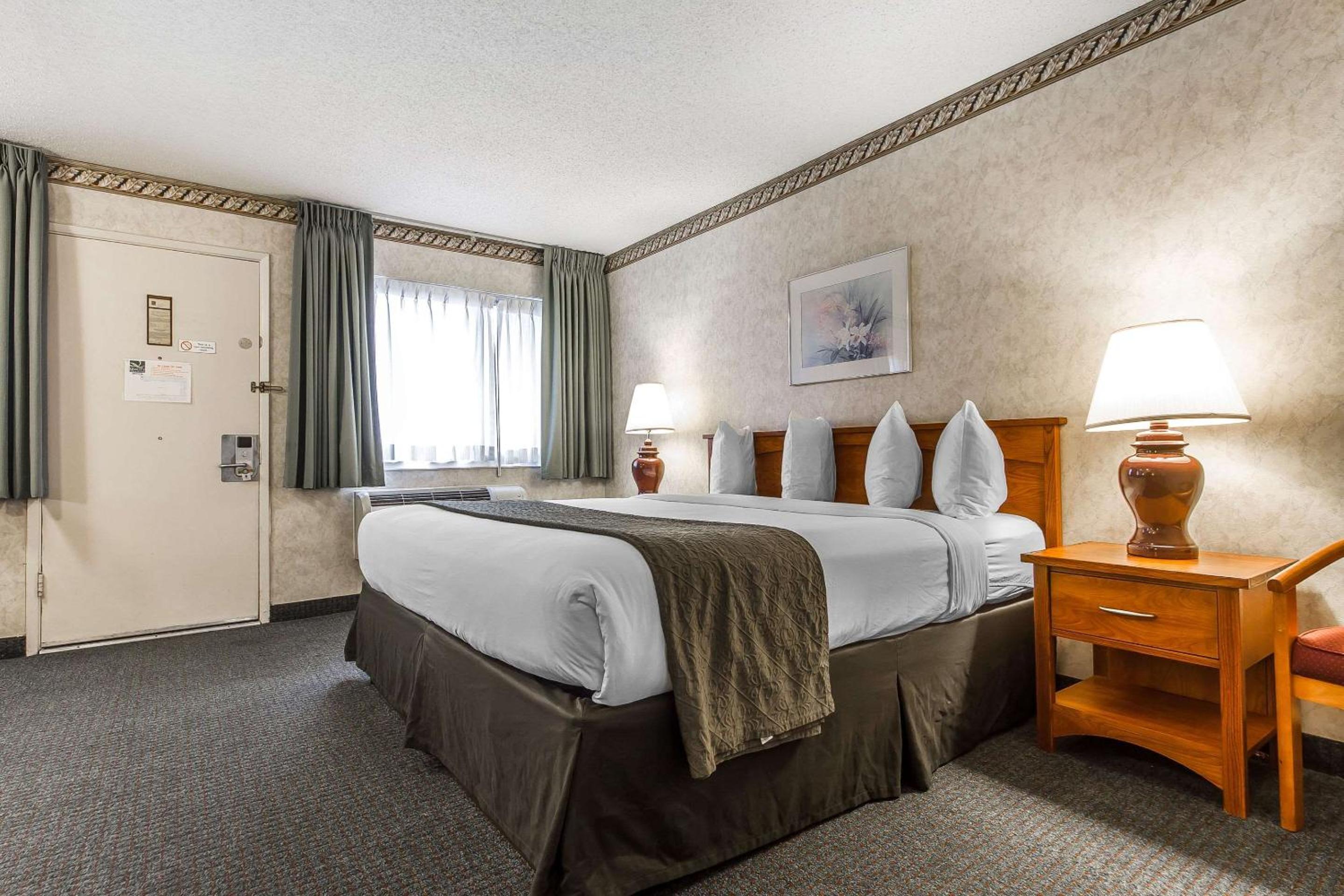 King Room - Disability Access/Non-Smoking - Photo 2