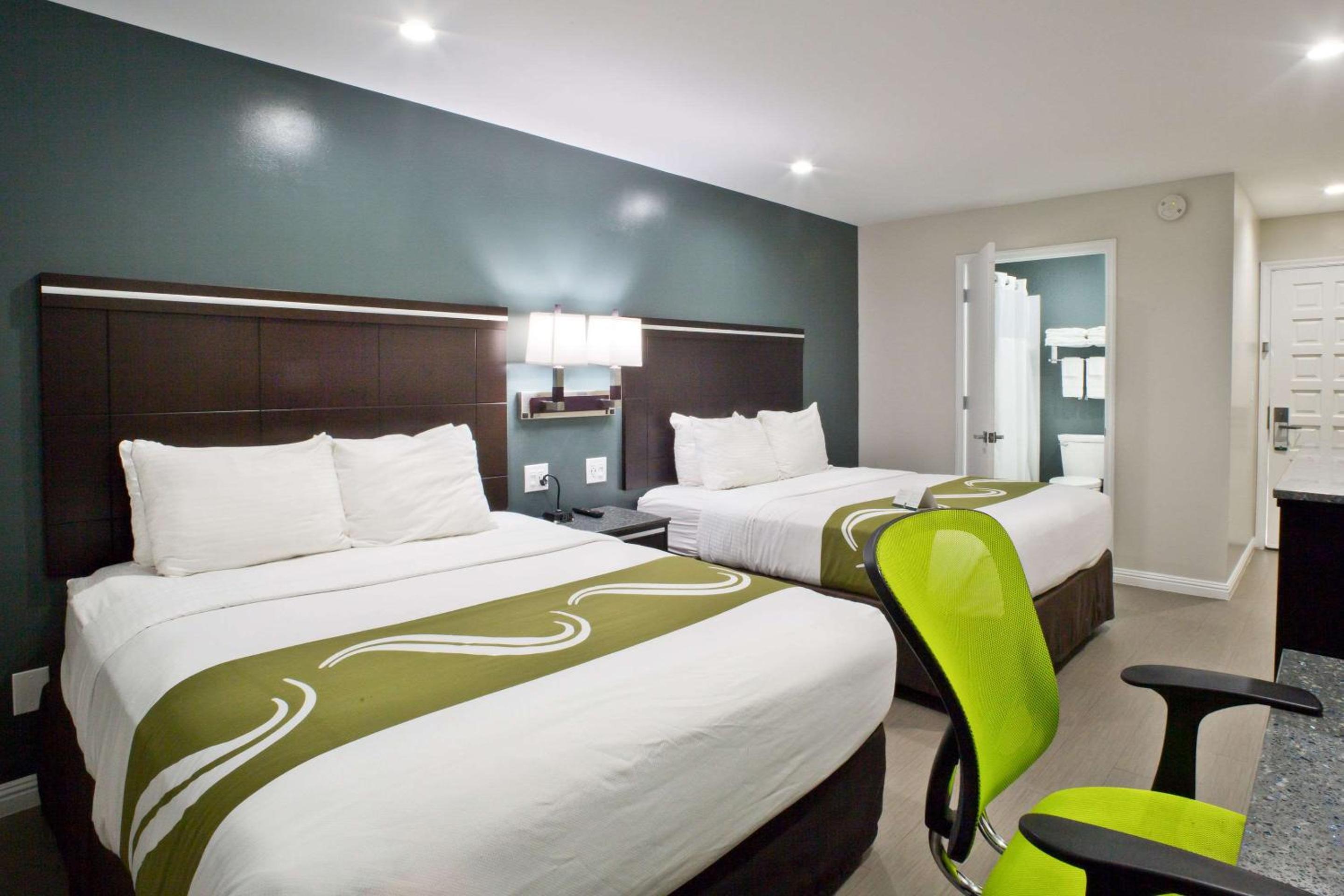Queen Room with Two Queen Beds - Non-Smoking - Photo 1