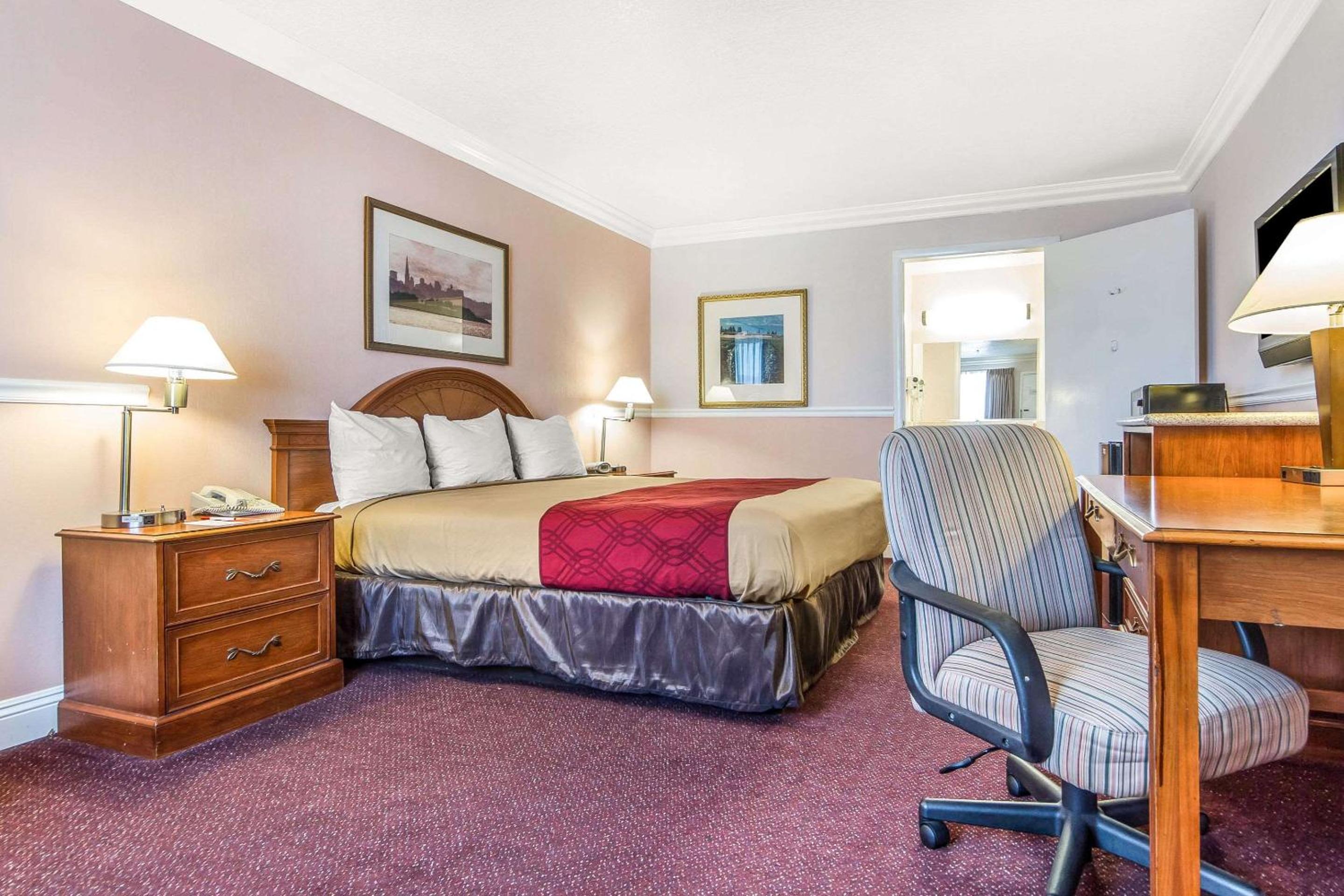 Standard Queen Room - Non Smoking - Photo 4
