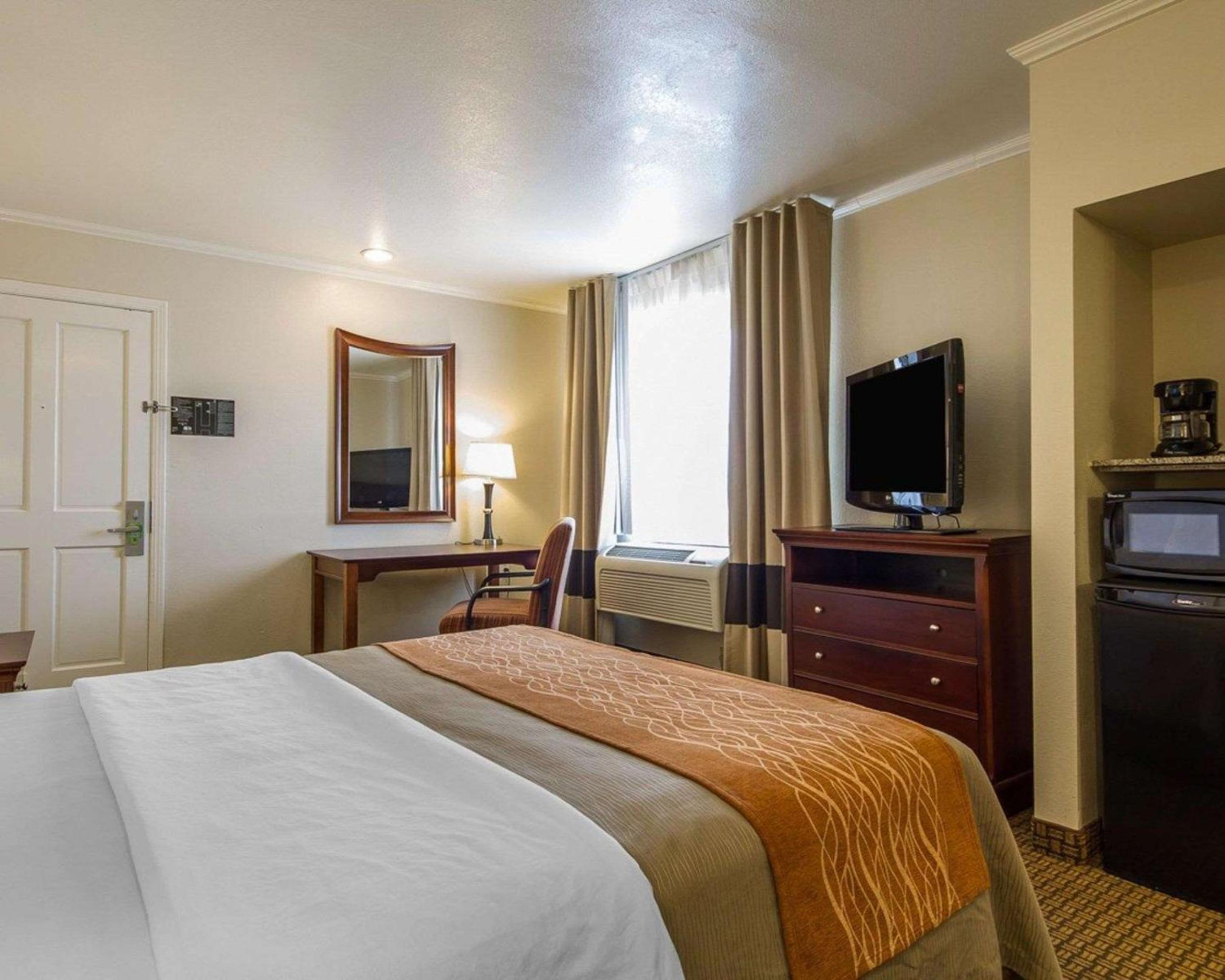 King Room - Accessible/Non-Smoking - Photo 1