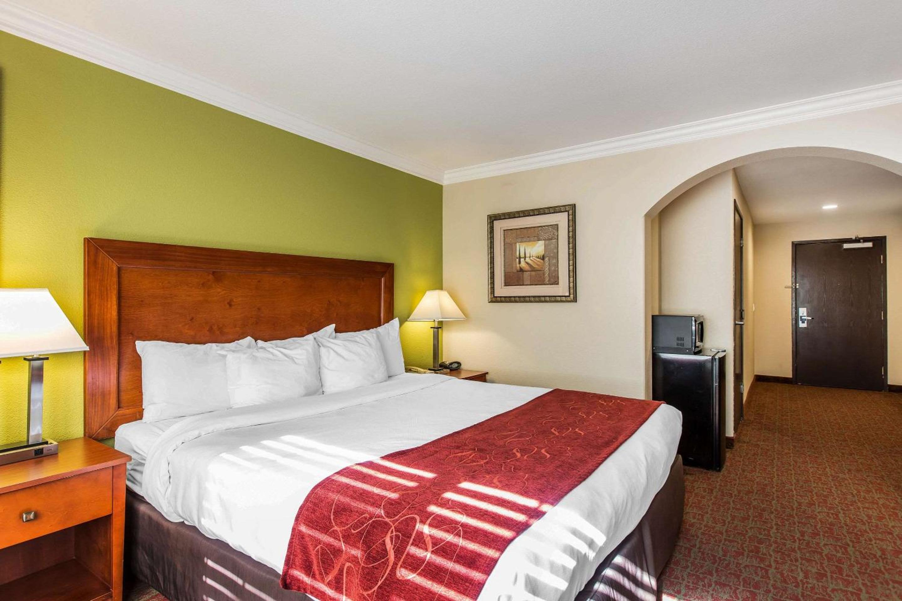 King Room - Non-Smoking - Photo 2