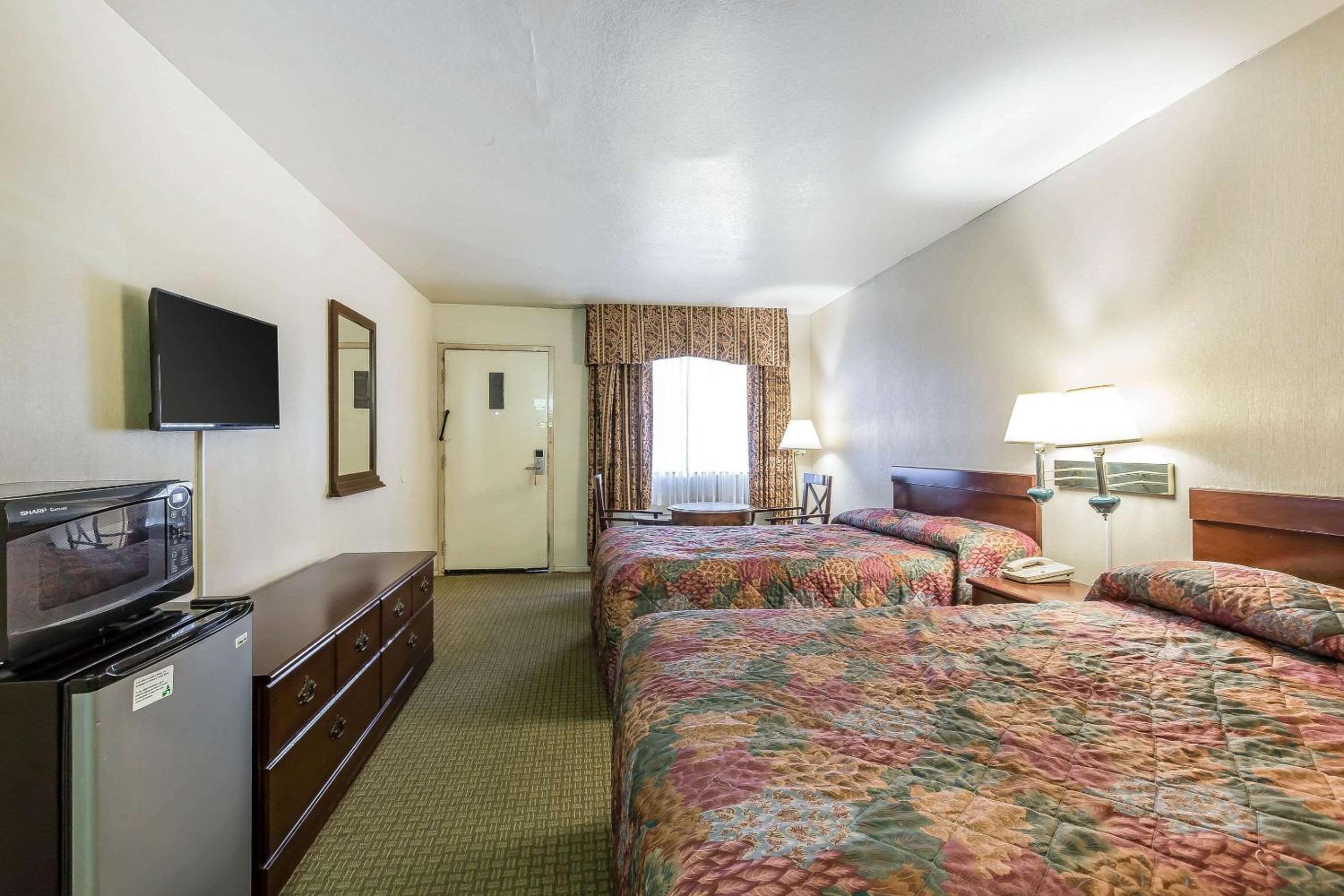 Double Room with Two Double Beds  - Photo 4