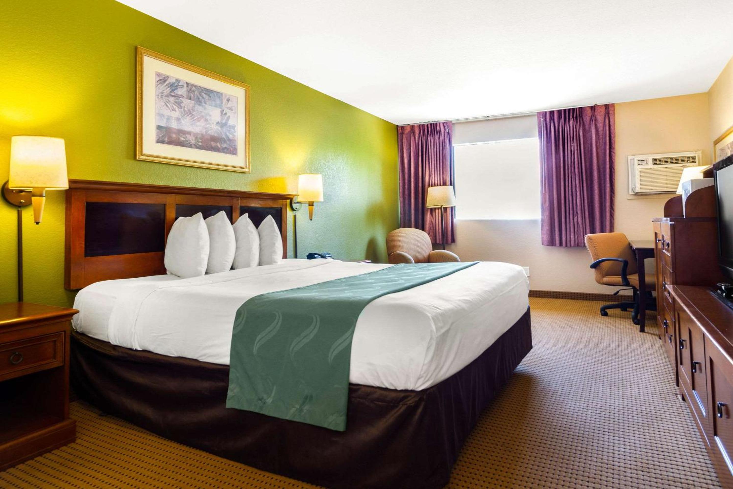 King Room - Non-Smoking - Photo 5