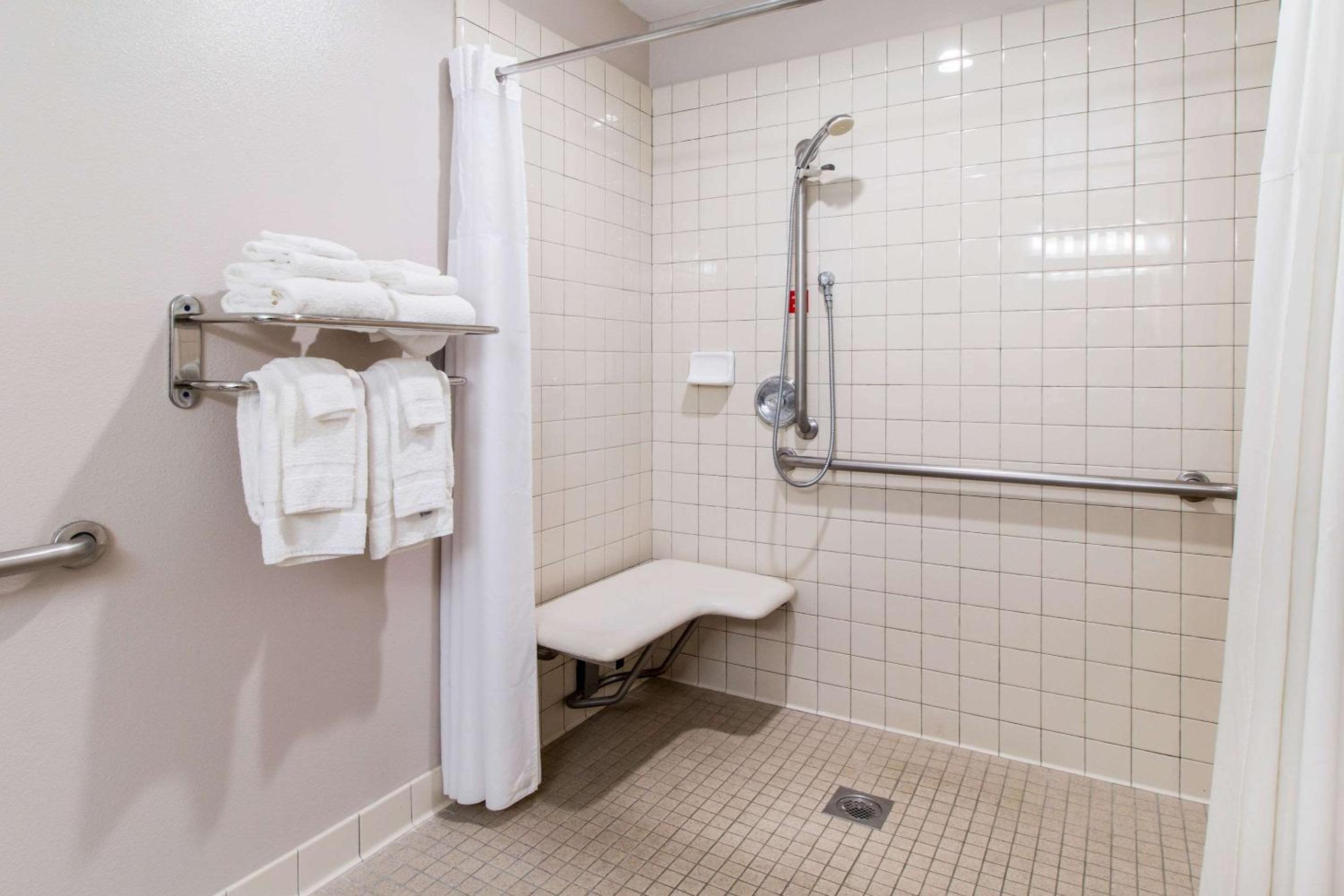 Double Room With Two Double Beds - Accessible/Non-Smoking