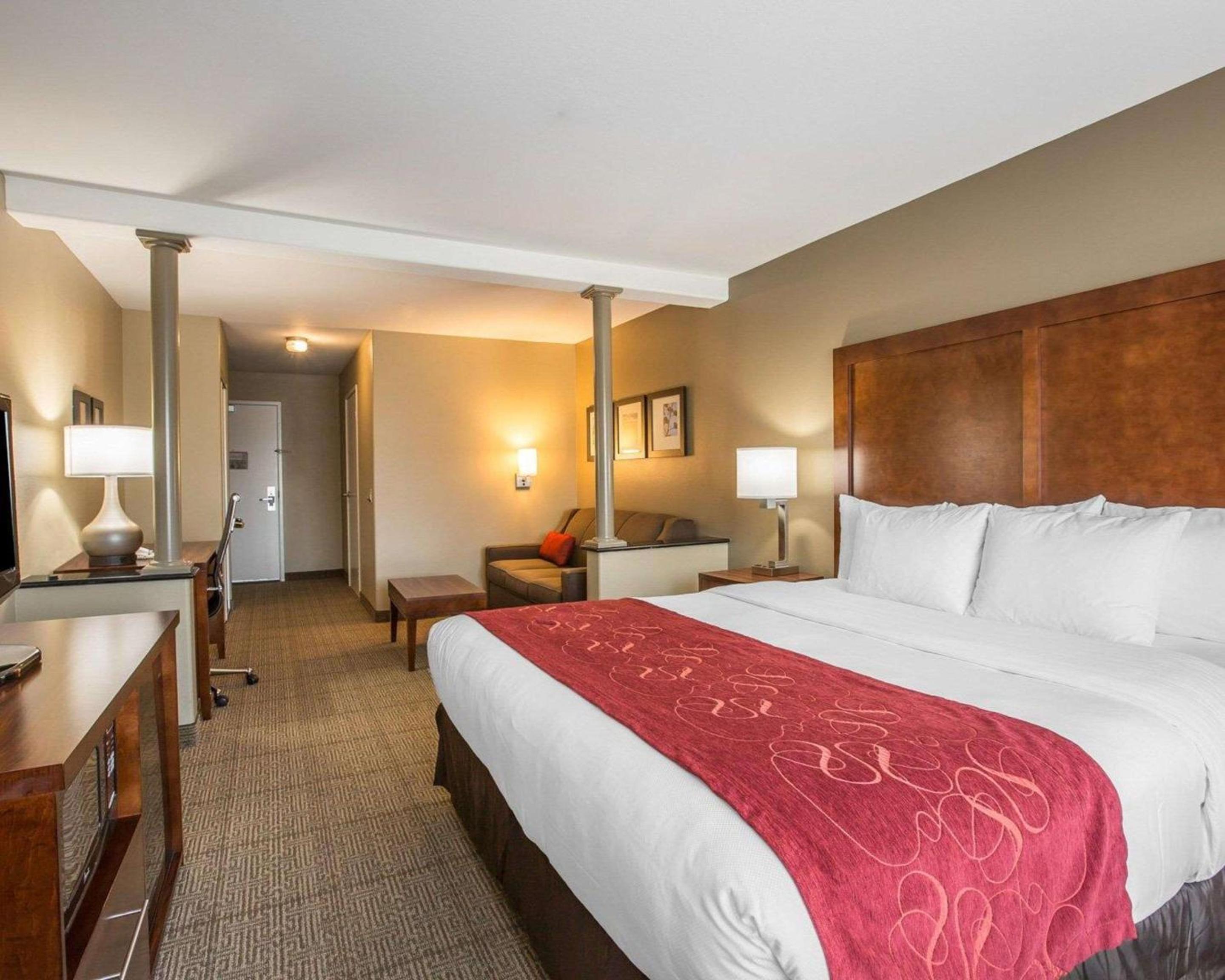 King Suite - Non-Smoking - Photo 1