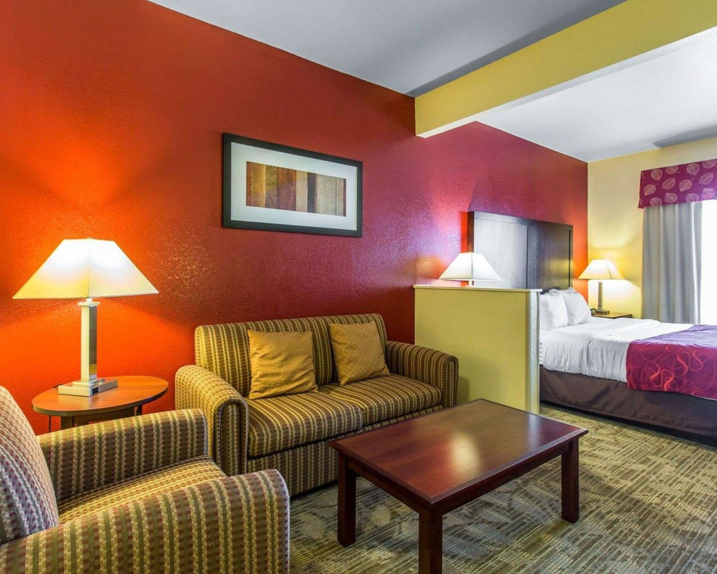 King Suite with 1 King Bed and Sofa Bed, Non-Smoking - Photo 2