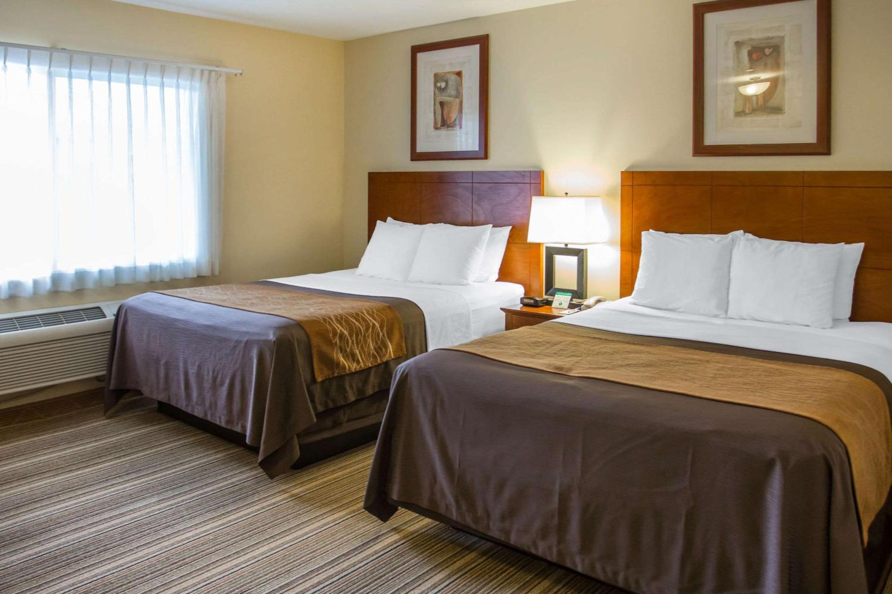 Standard Room, 2 Queen Beds, Non Smoking - Photo 1