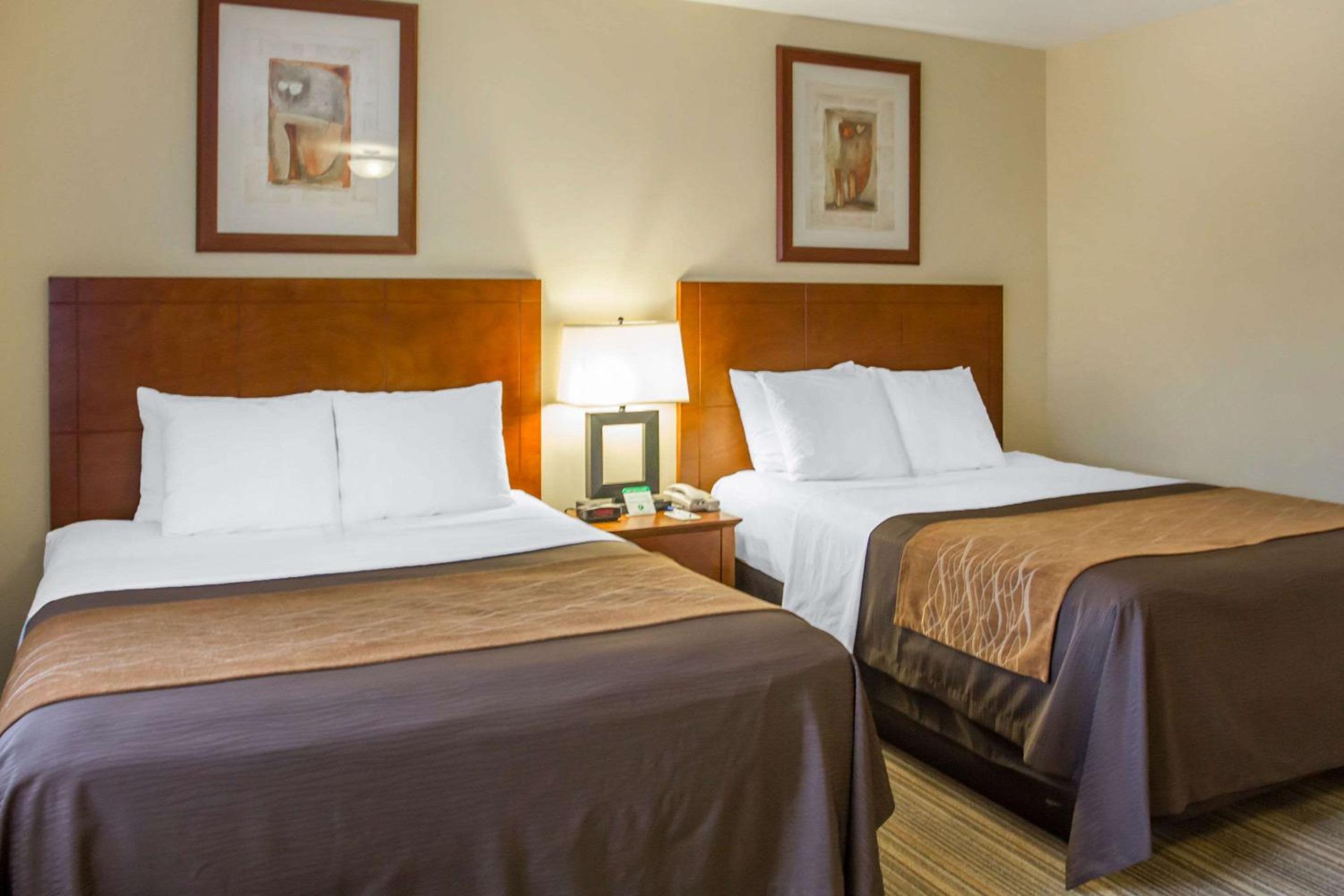 Standard Room, 2 Queen Beds, Non Smoking - Photo 3
