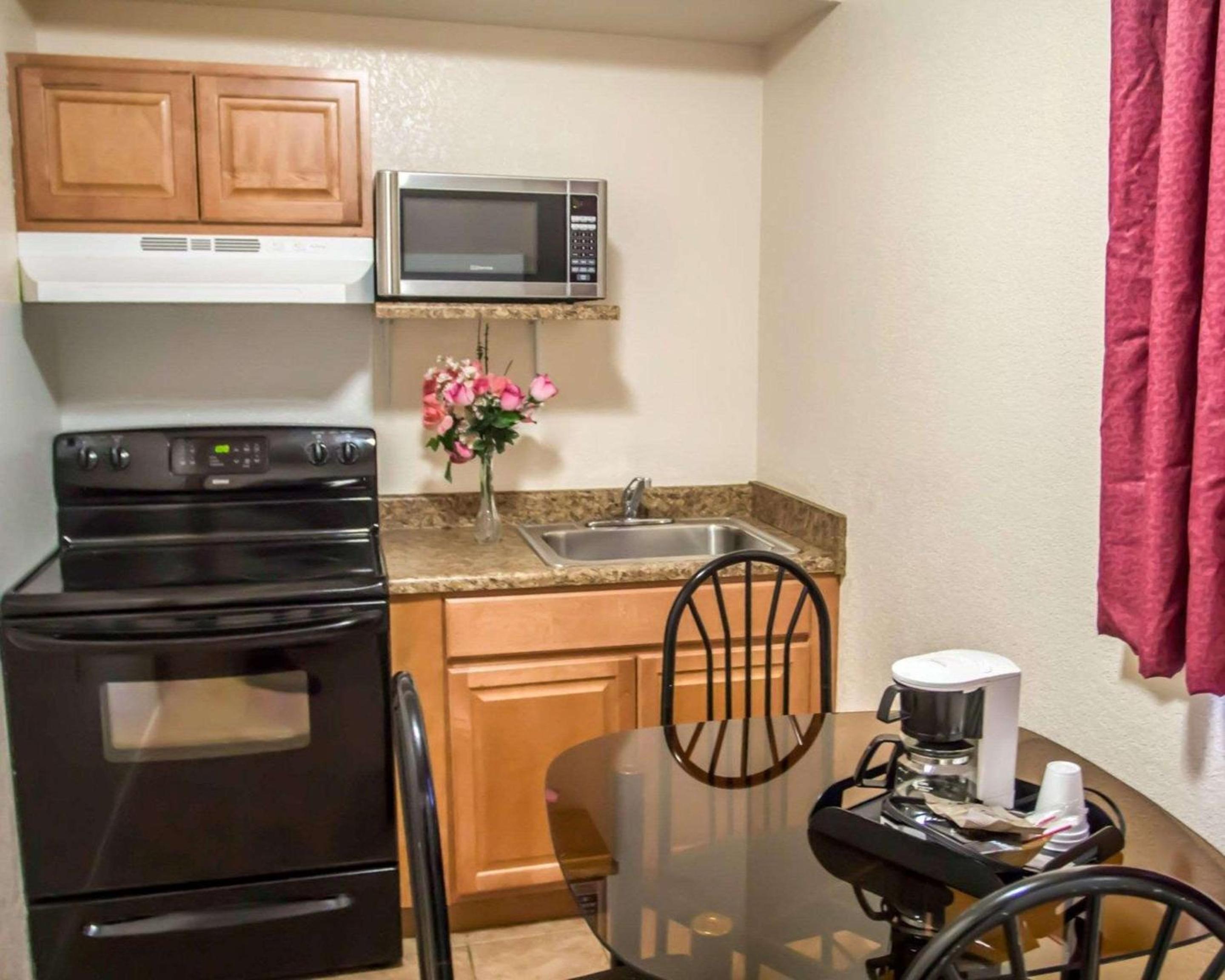 Queen Room with Two Queen Beds with Limited Kitchenette - Non Smoking
