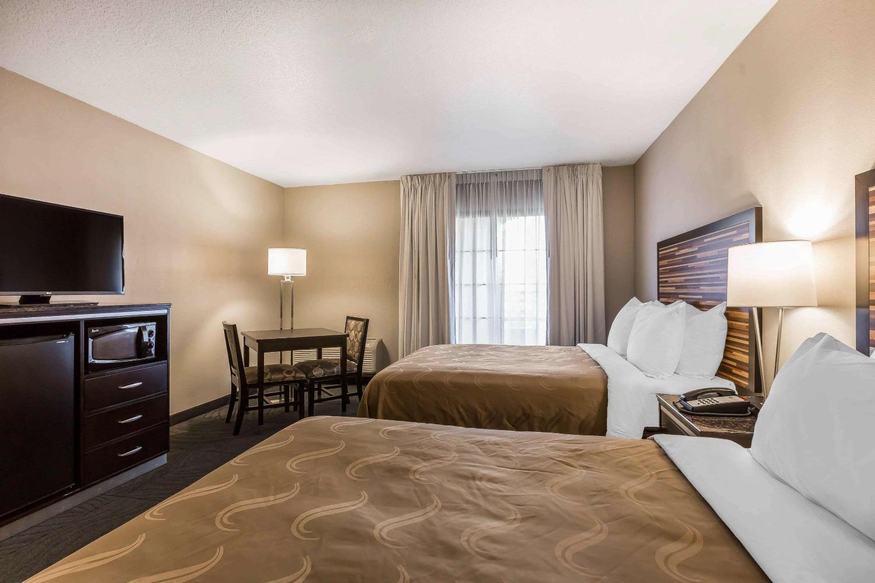 Standard Room, 2 Queen Beds, Non Smoking - Photo 1