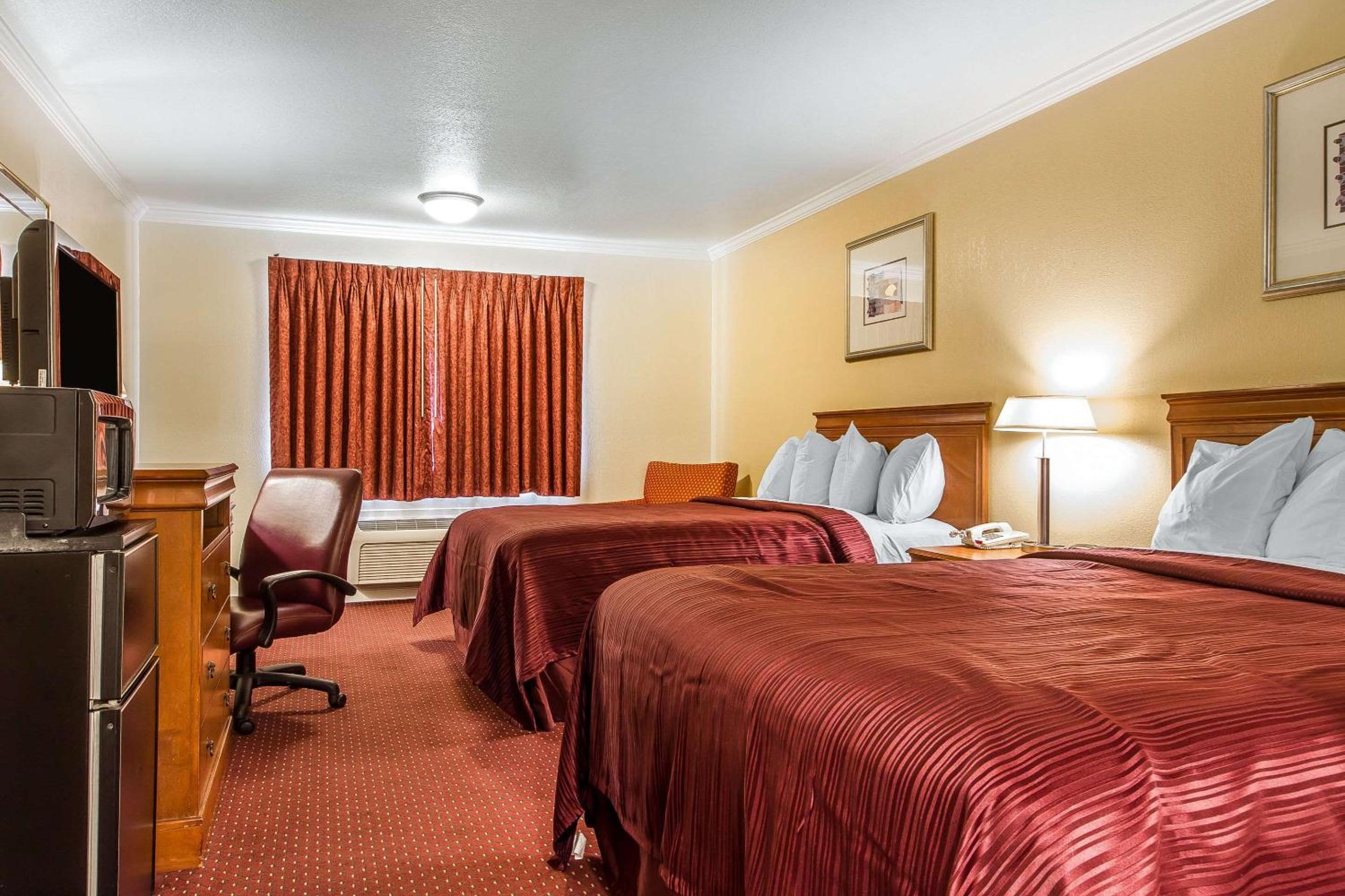 Queen Room with Two Queen Beds - Photo 1