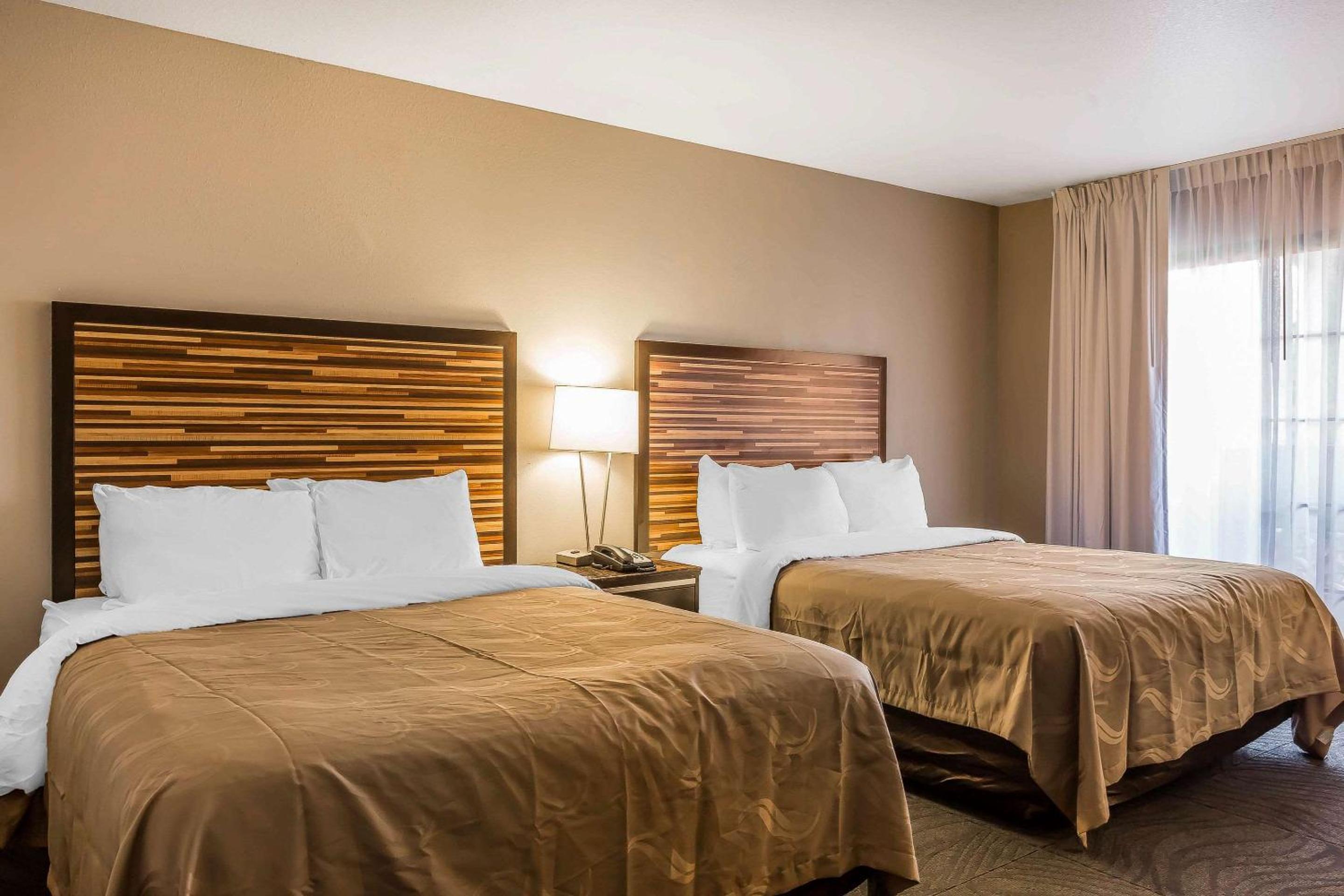 Standard Room, 2 Queen Beds, Non Smoking - Photo 6