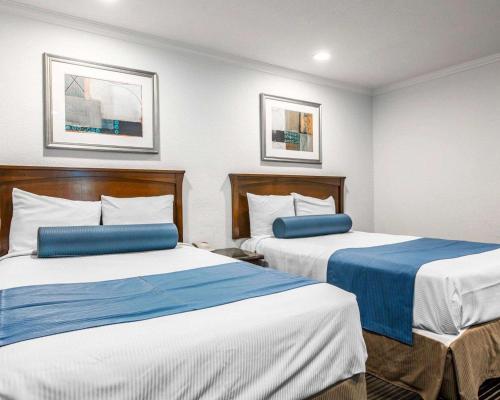 Double Room with Two Double Beds - Non-Smoking photo 1