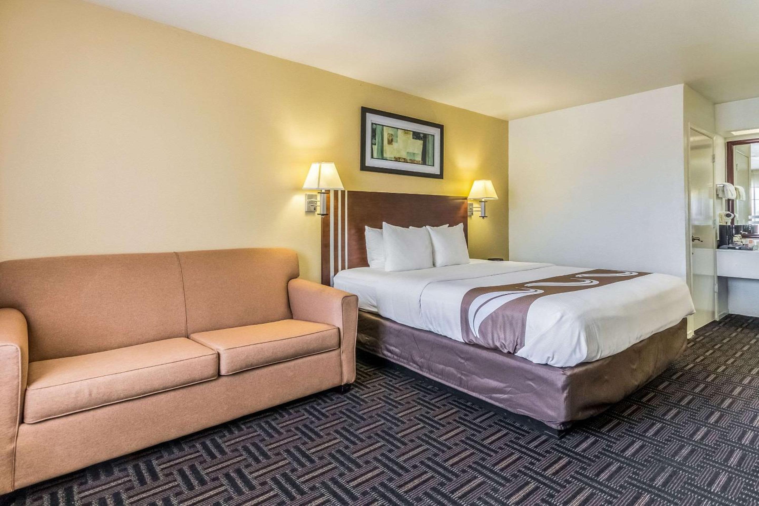 Superior King Room - Non-Smoking - Photo 4