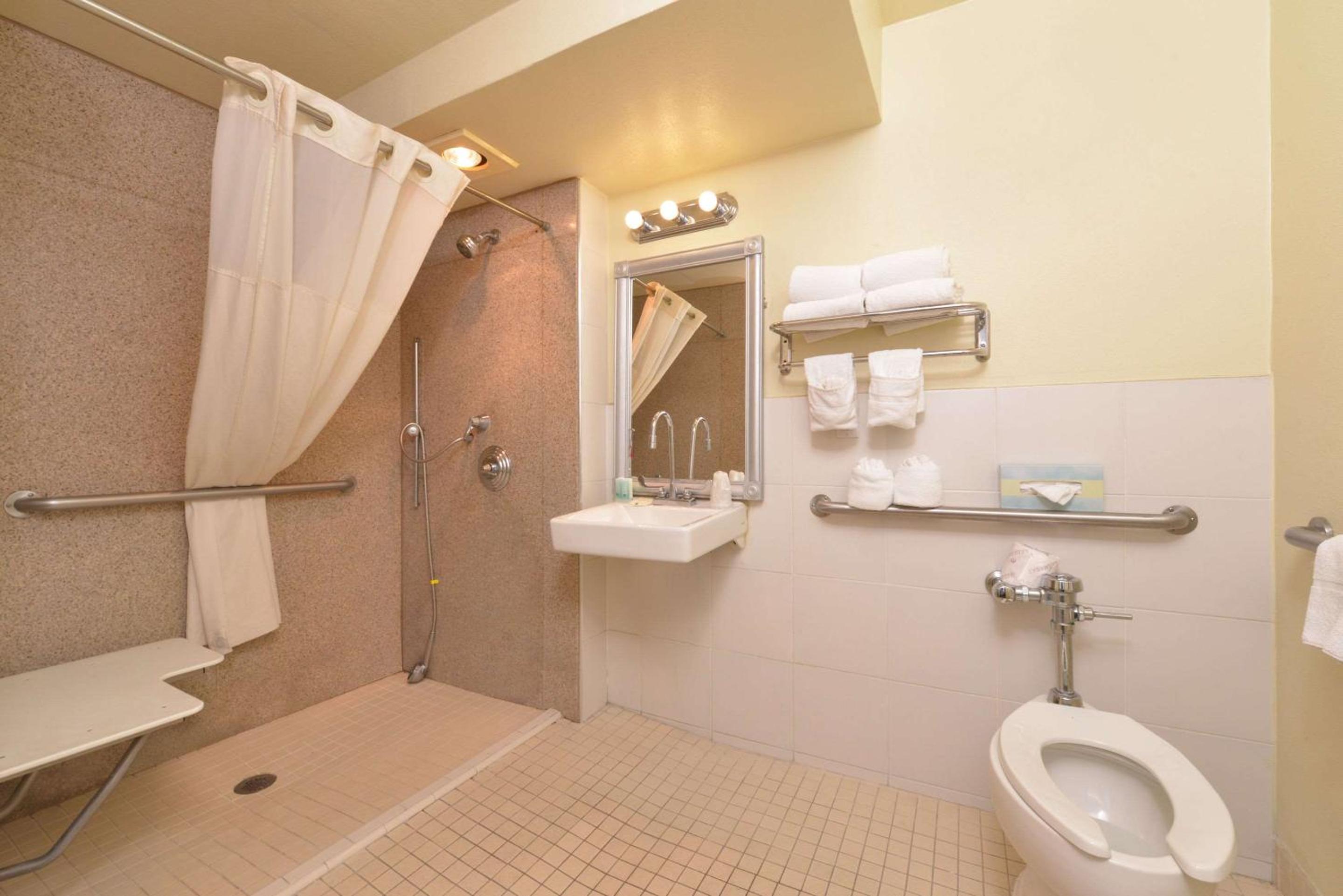 Quality Inn & Suites Montebello - Los Angeles, Foto 4