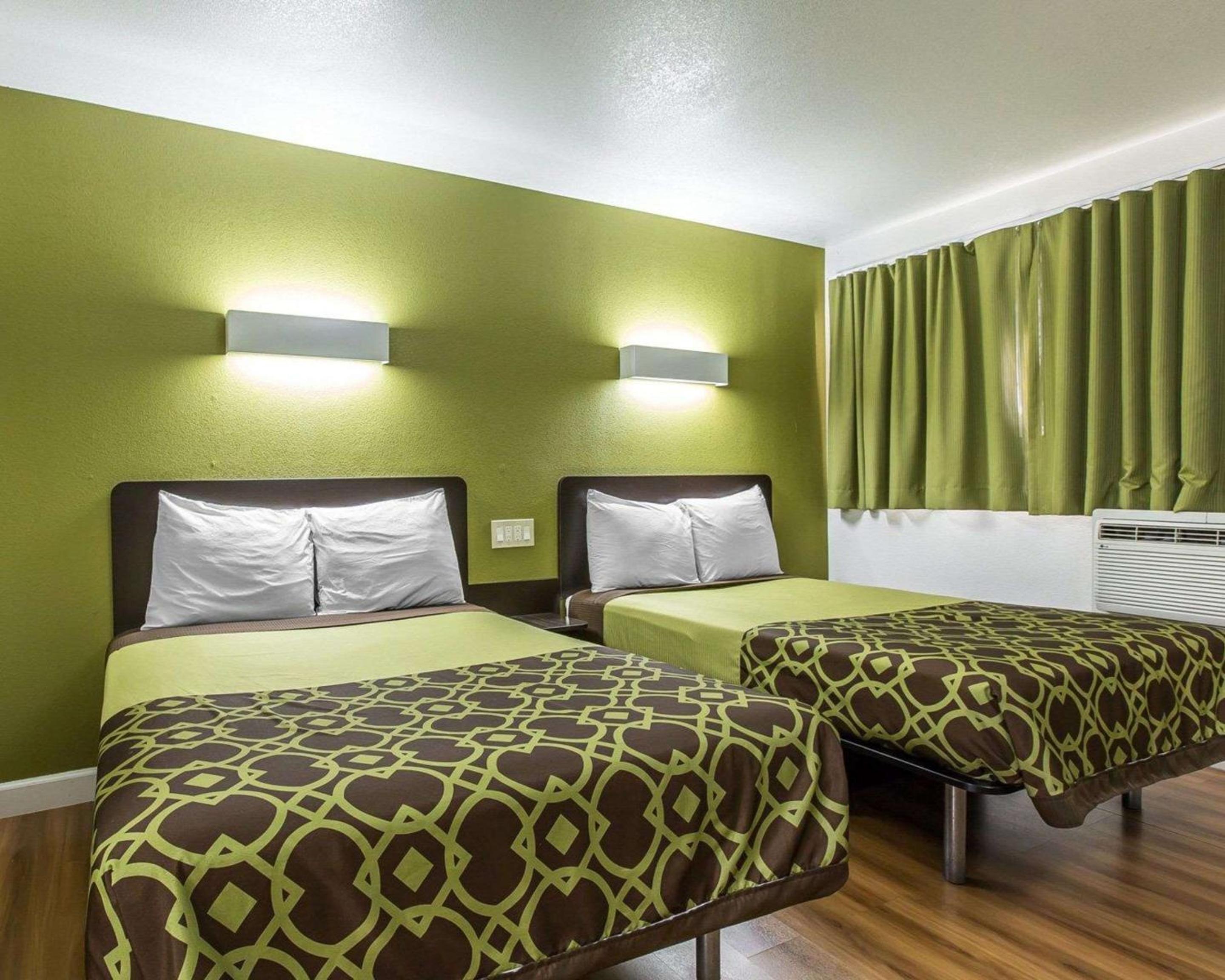 Double Room with Two Double Beds - Non-Smoking photo 2