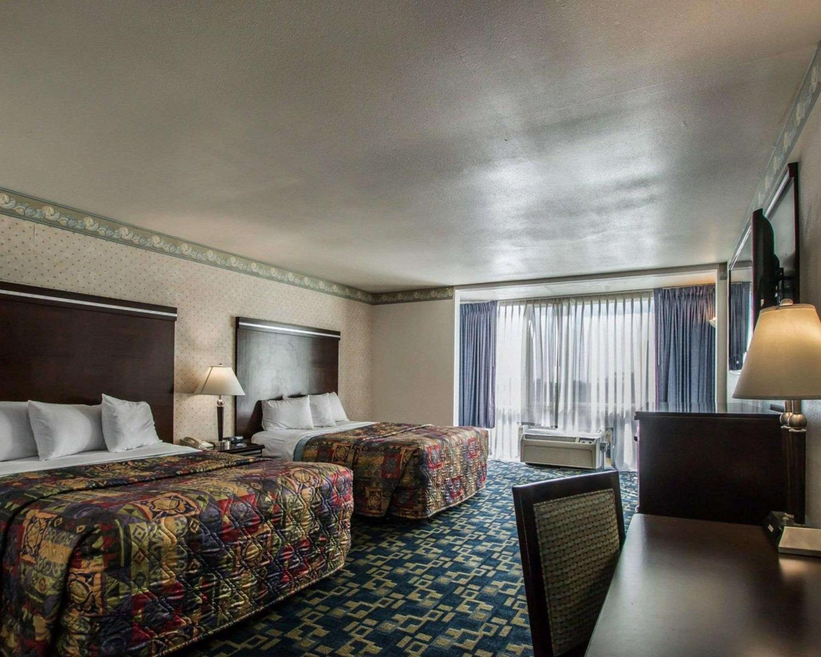 Standard Room, 2 Queen Beds, Non Smoking