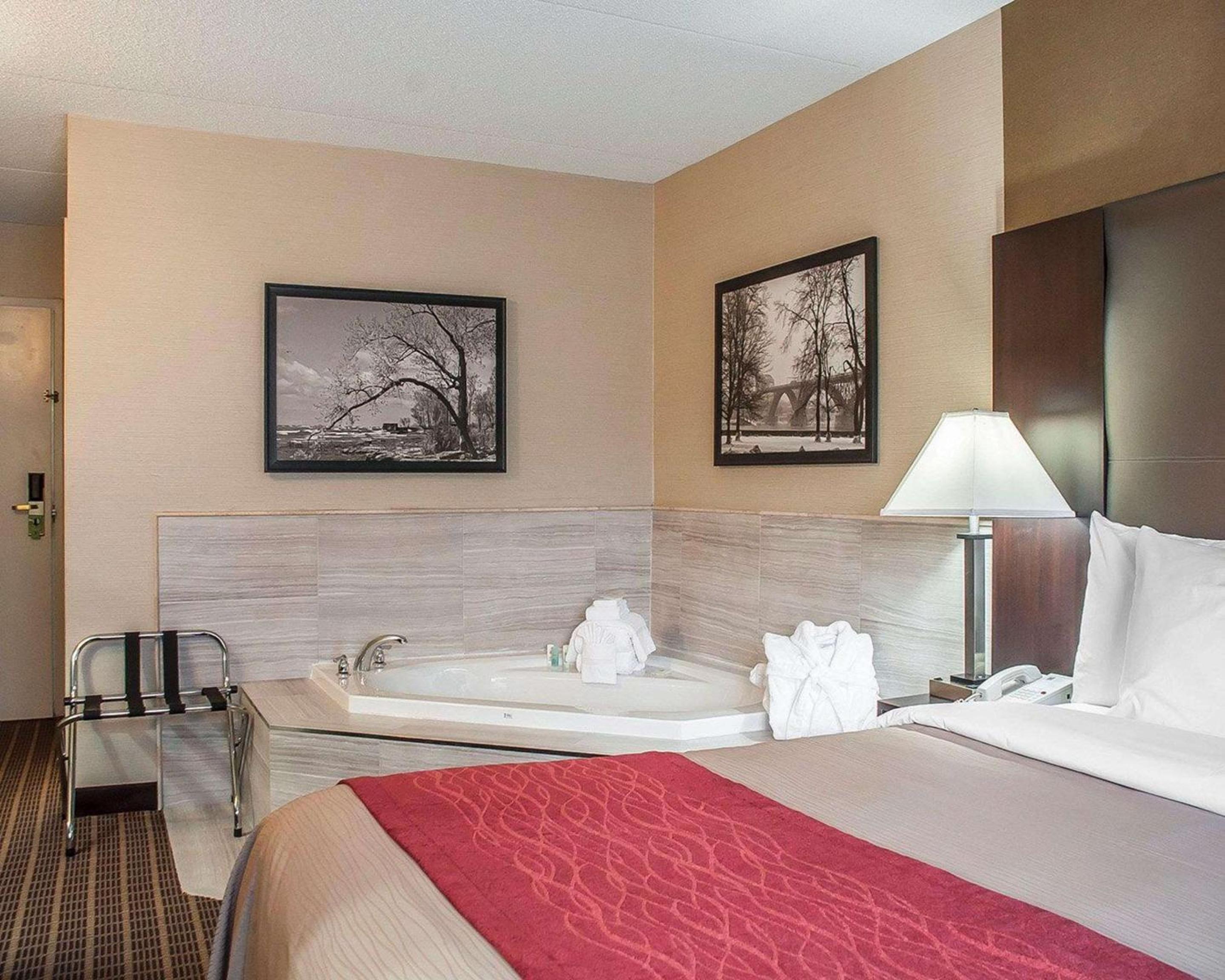Executive King Suite - Photo 1