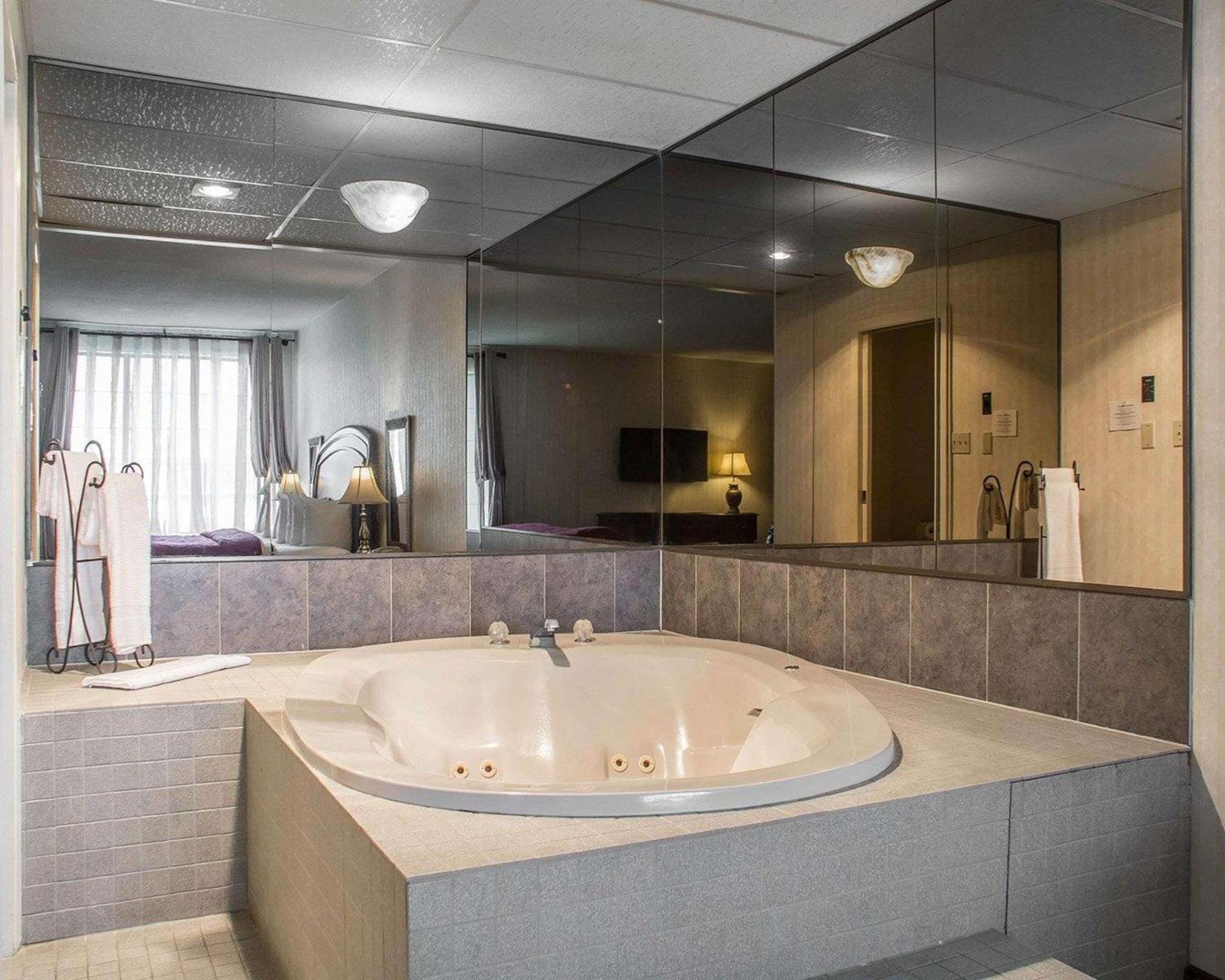 Business King Suite - Non-Smoking photo 1