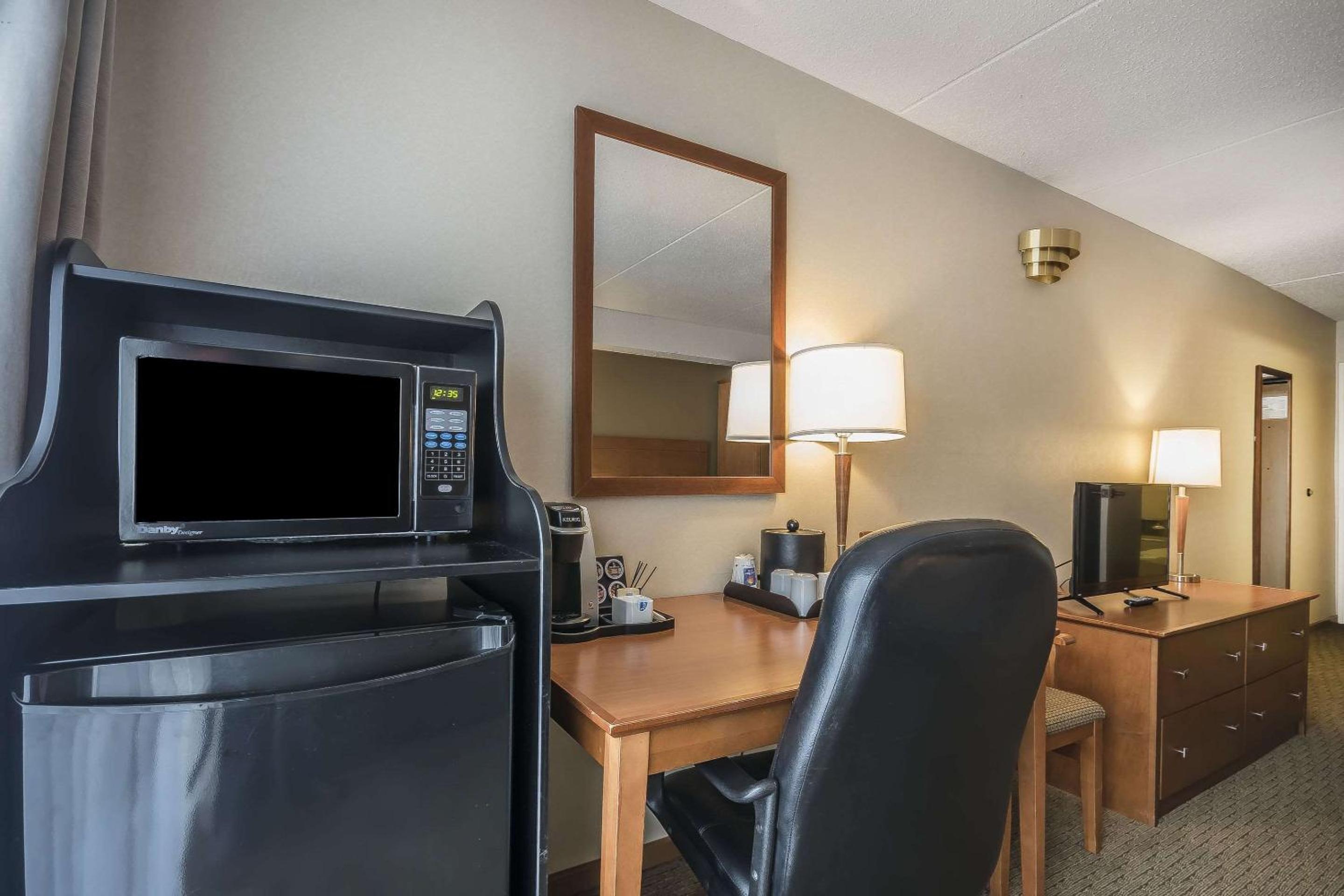 Queen Room - Disability Access/Non-Smoking photo 3