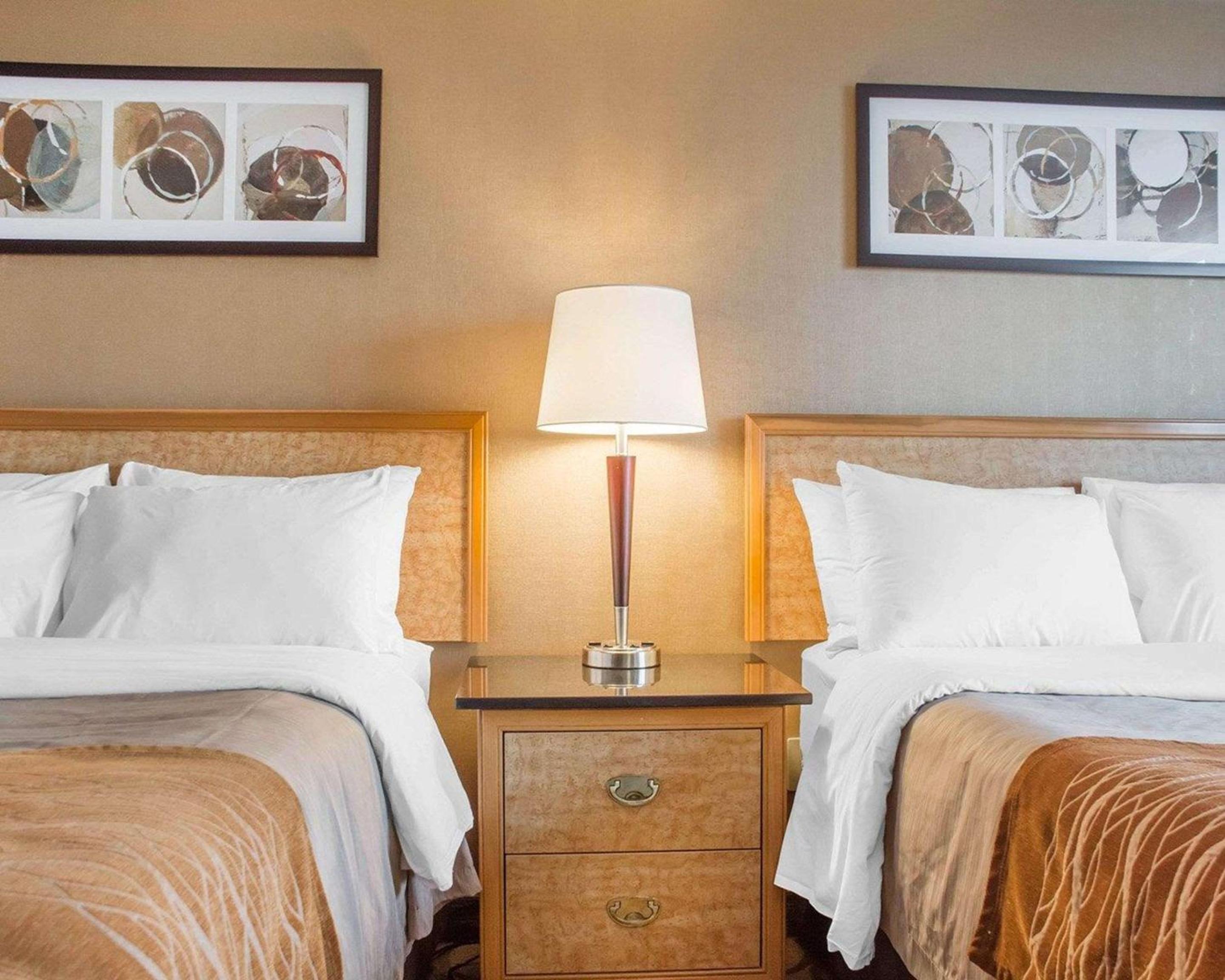 Double Room with Two Double Beds - Non-Smoking photo 2