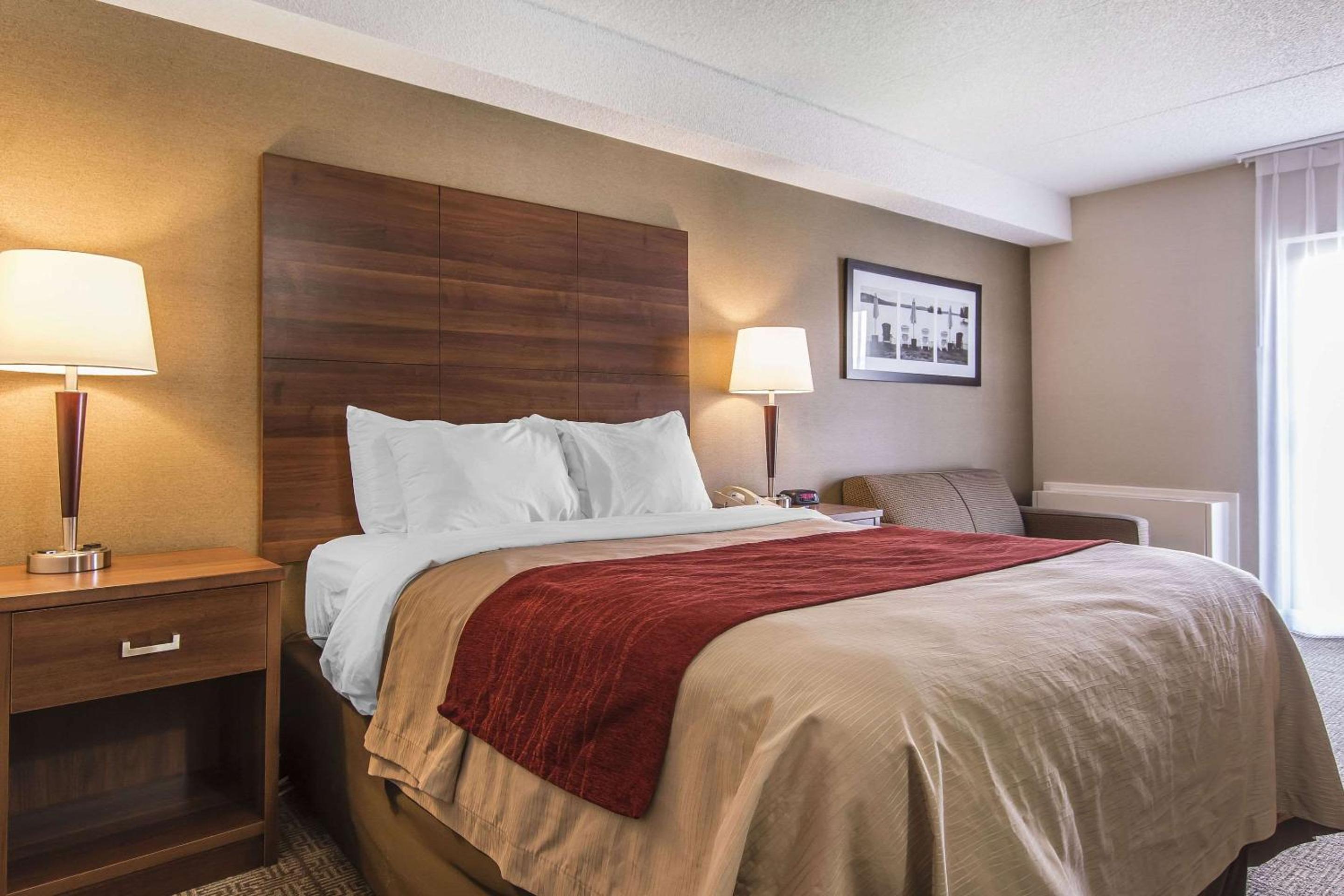 King Room - Non-Smoking - Photo 1
