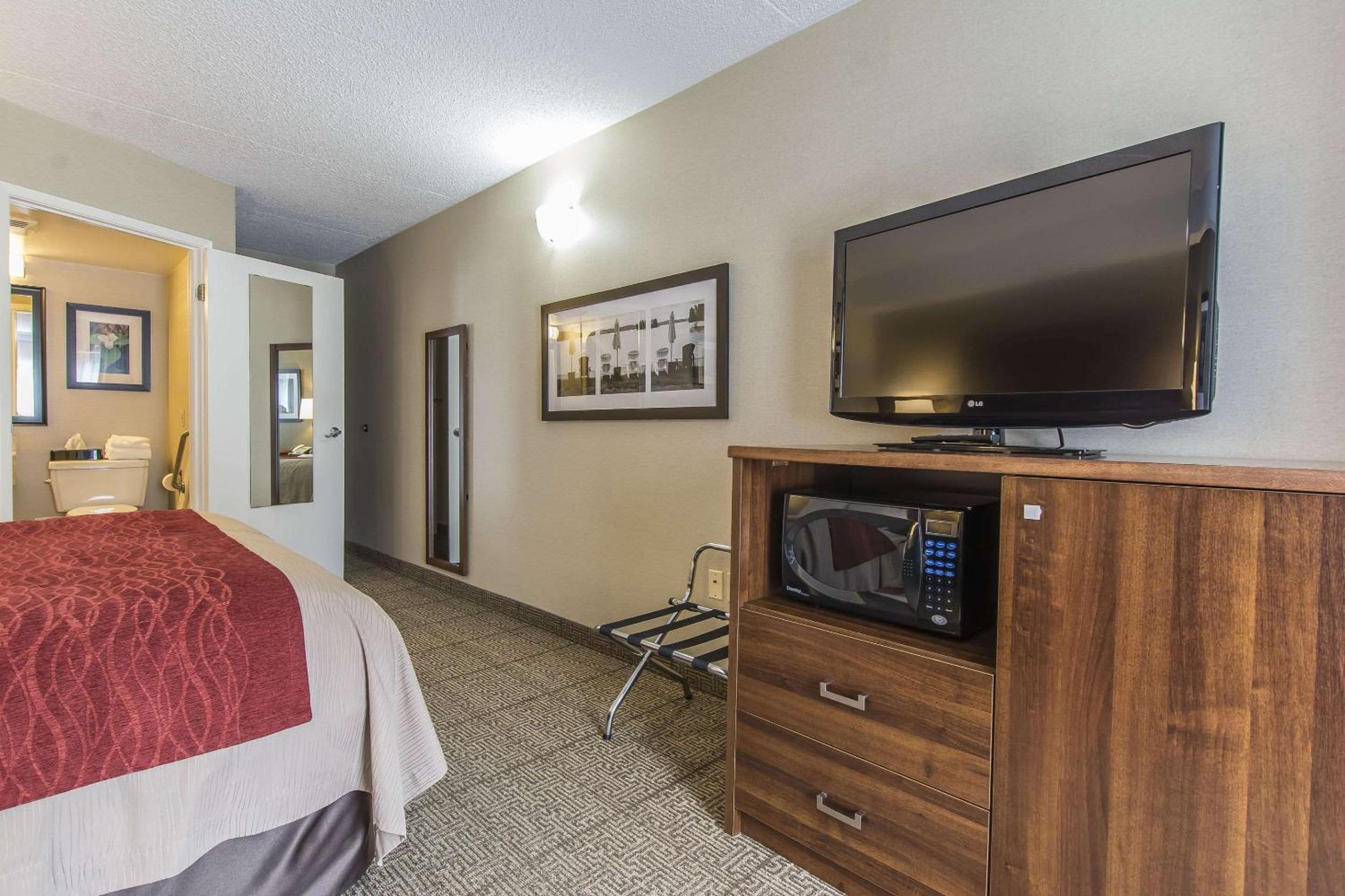 King Room - Accessible/Non Smoking - Photo 2