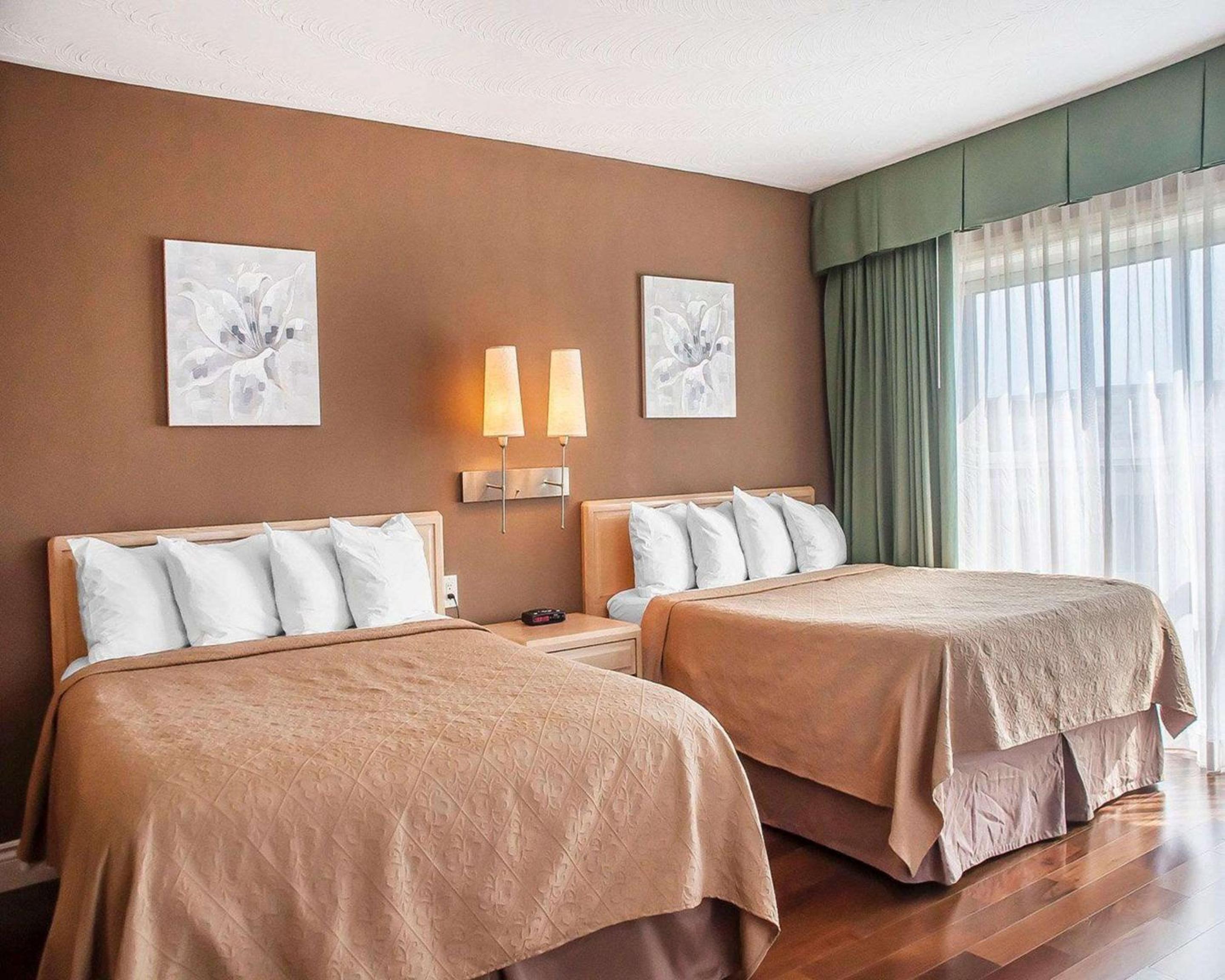 Double Room with Two Double Beds - Non-Smoking - Photo 2
