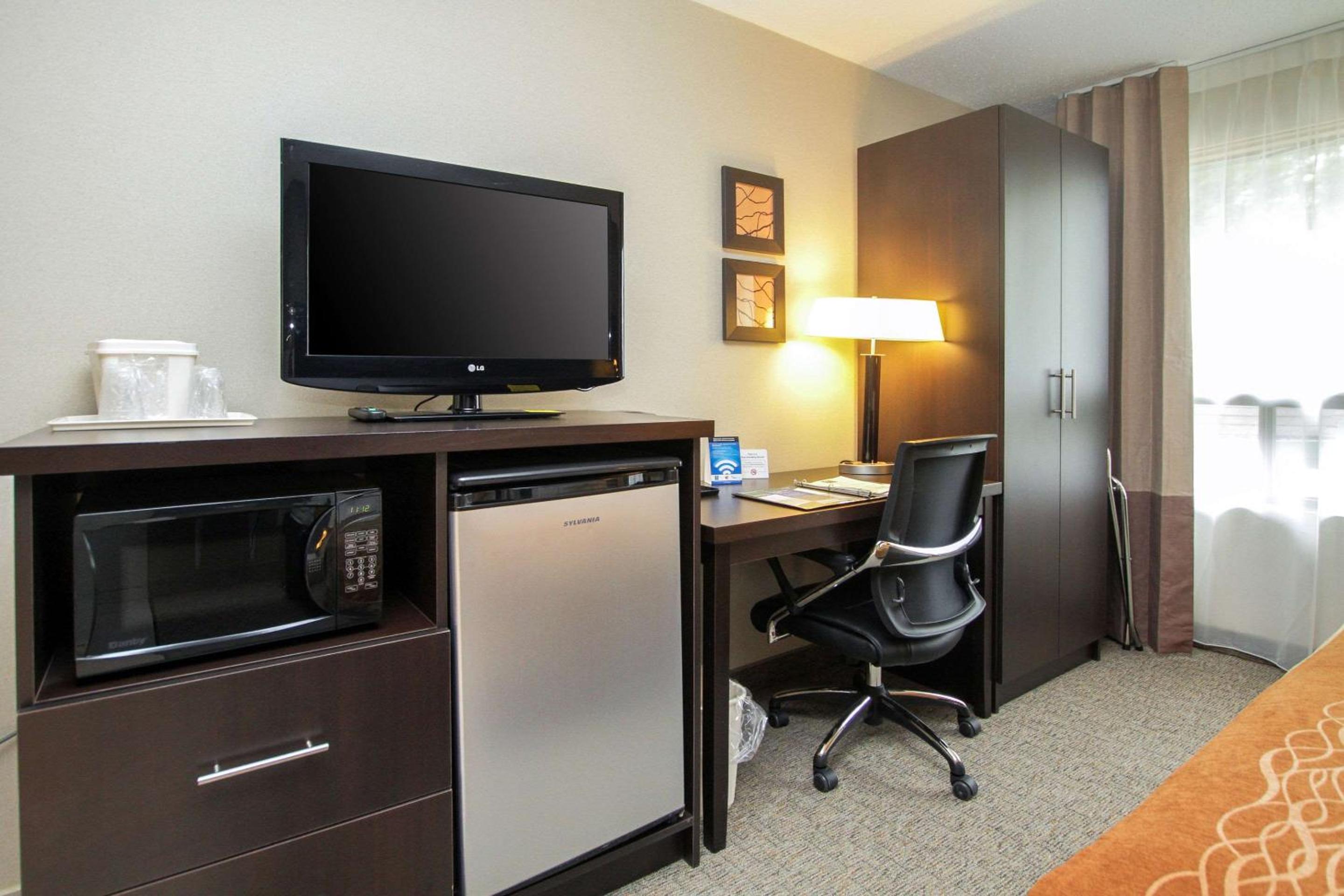 Standard King Room - Non-Smoking  - Photo 2