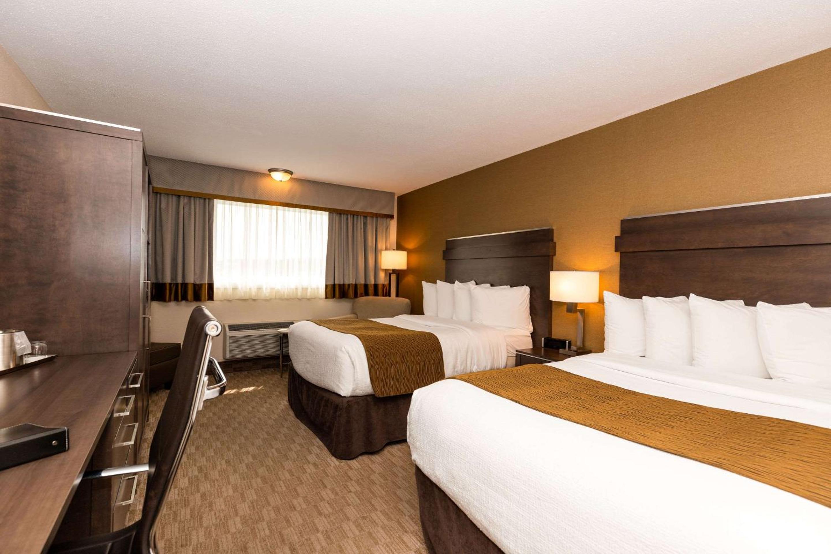 Executive Double Room with Two Double Beds - Non-Smoking photo 2