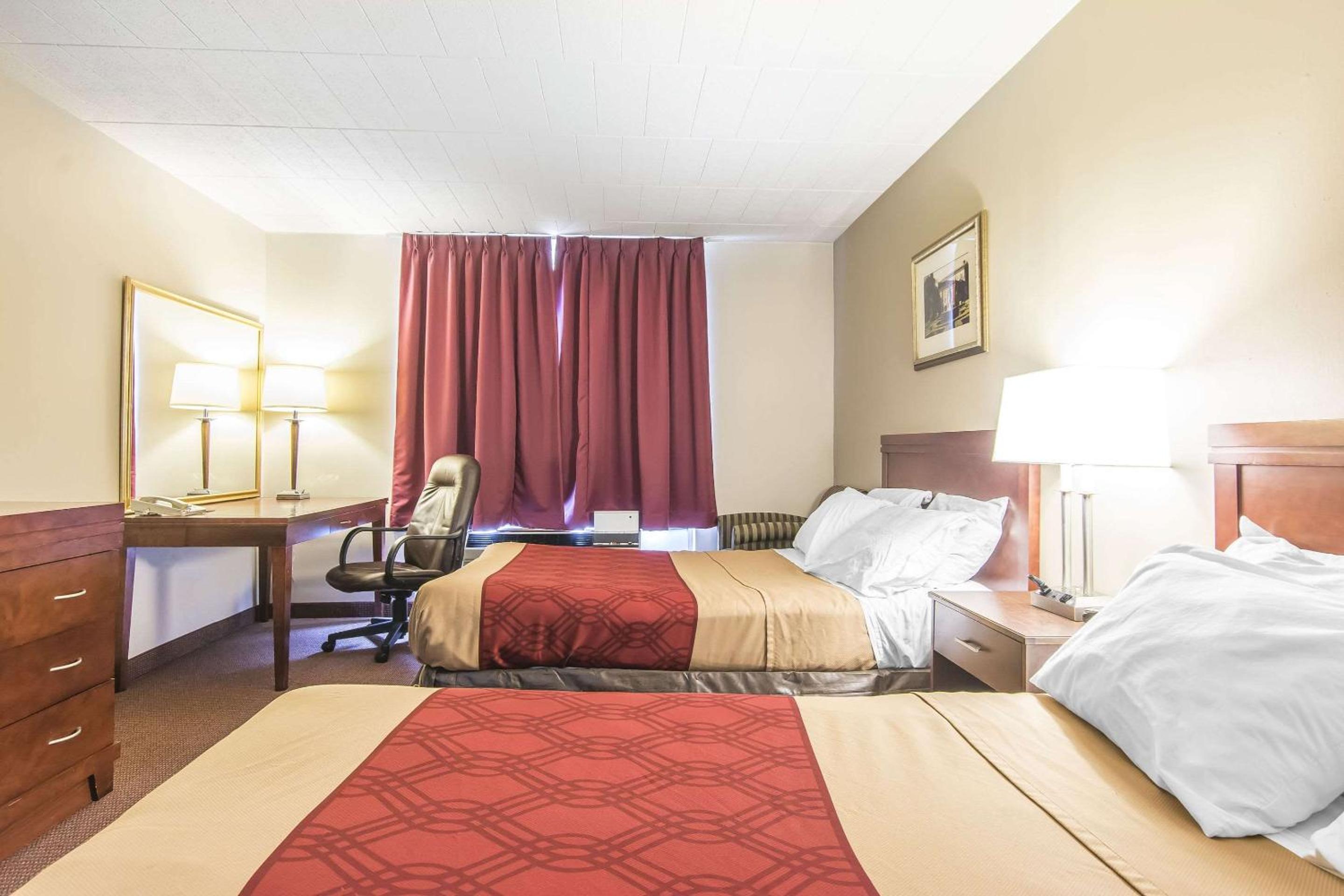 Standard Double Room with Two Double Beds - Non-Smoking photo 1