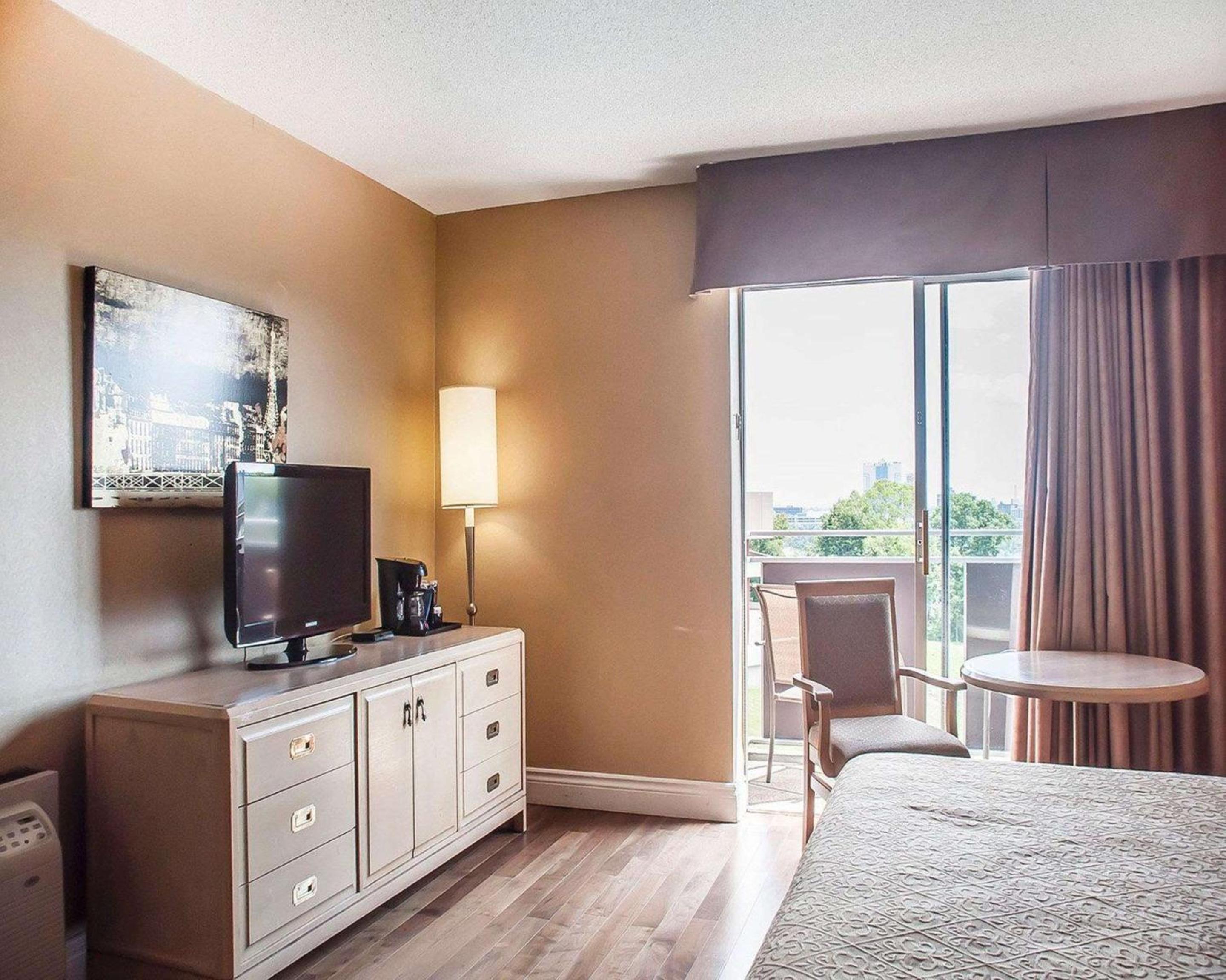 Superior King Room - Photo 3