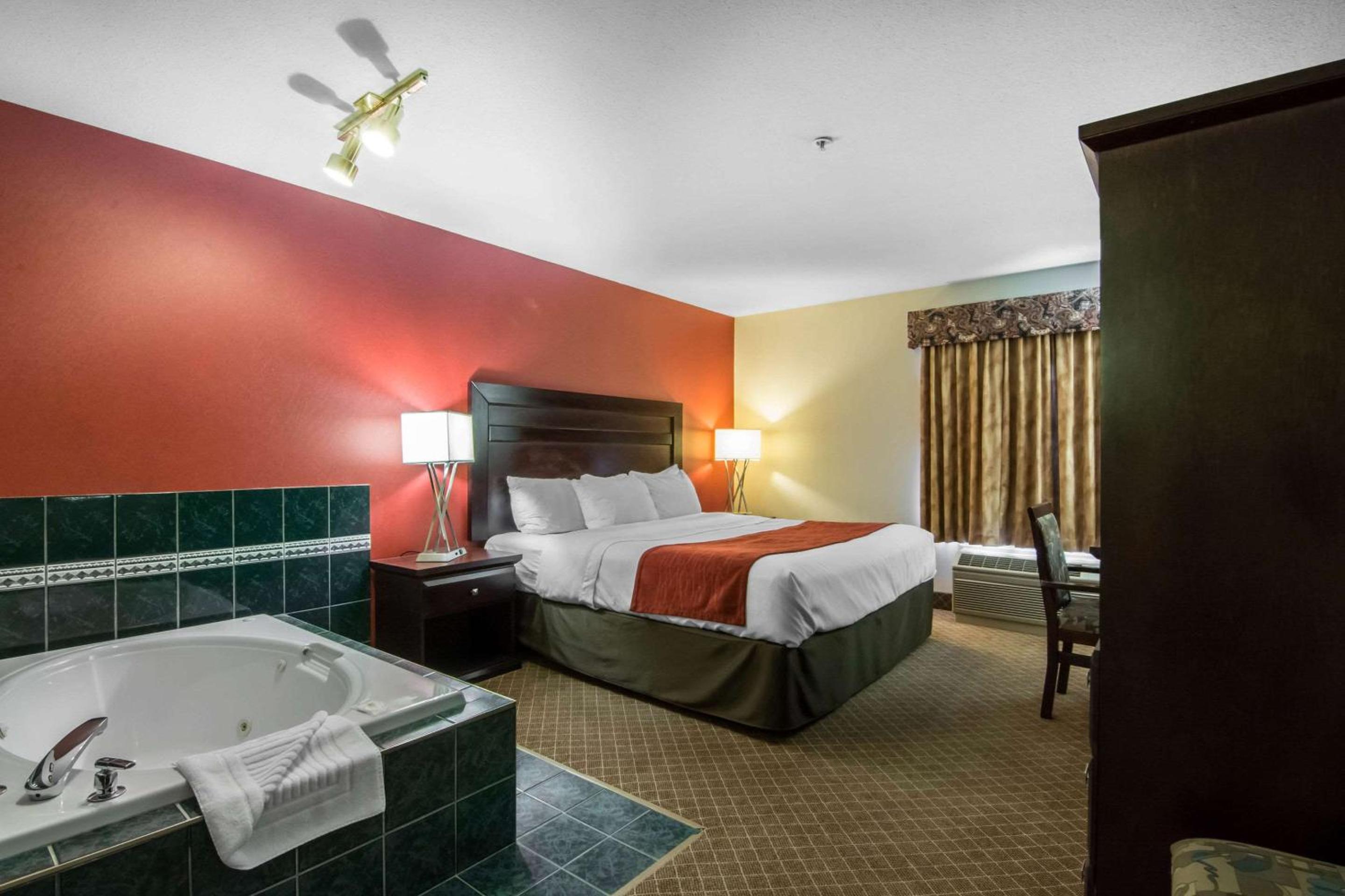 King Room with Spa Bath - Photo 1