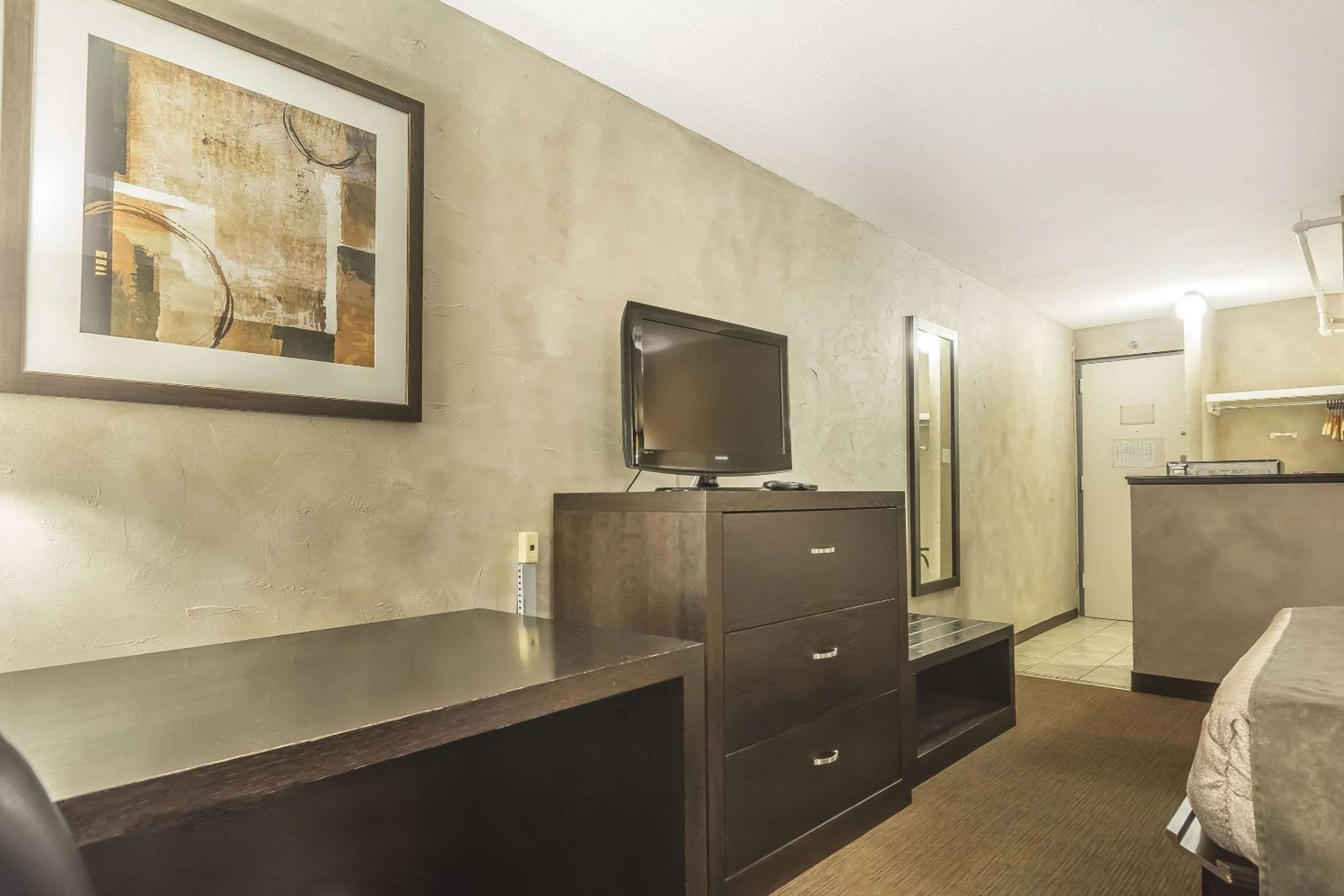 King Room - Non-Smoking