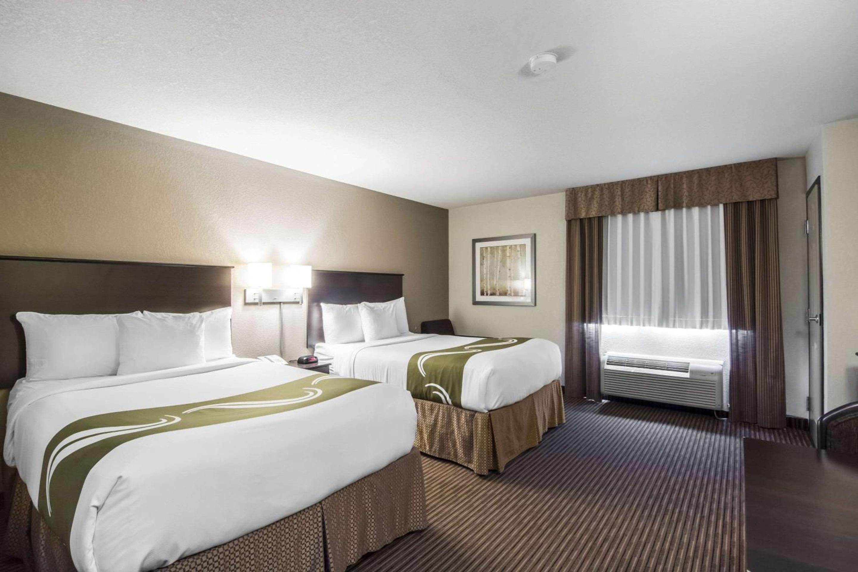 Double Room with Two Double Beds - Non-Smoking - Photo 2