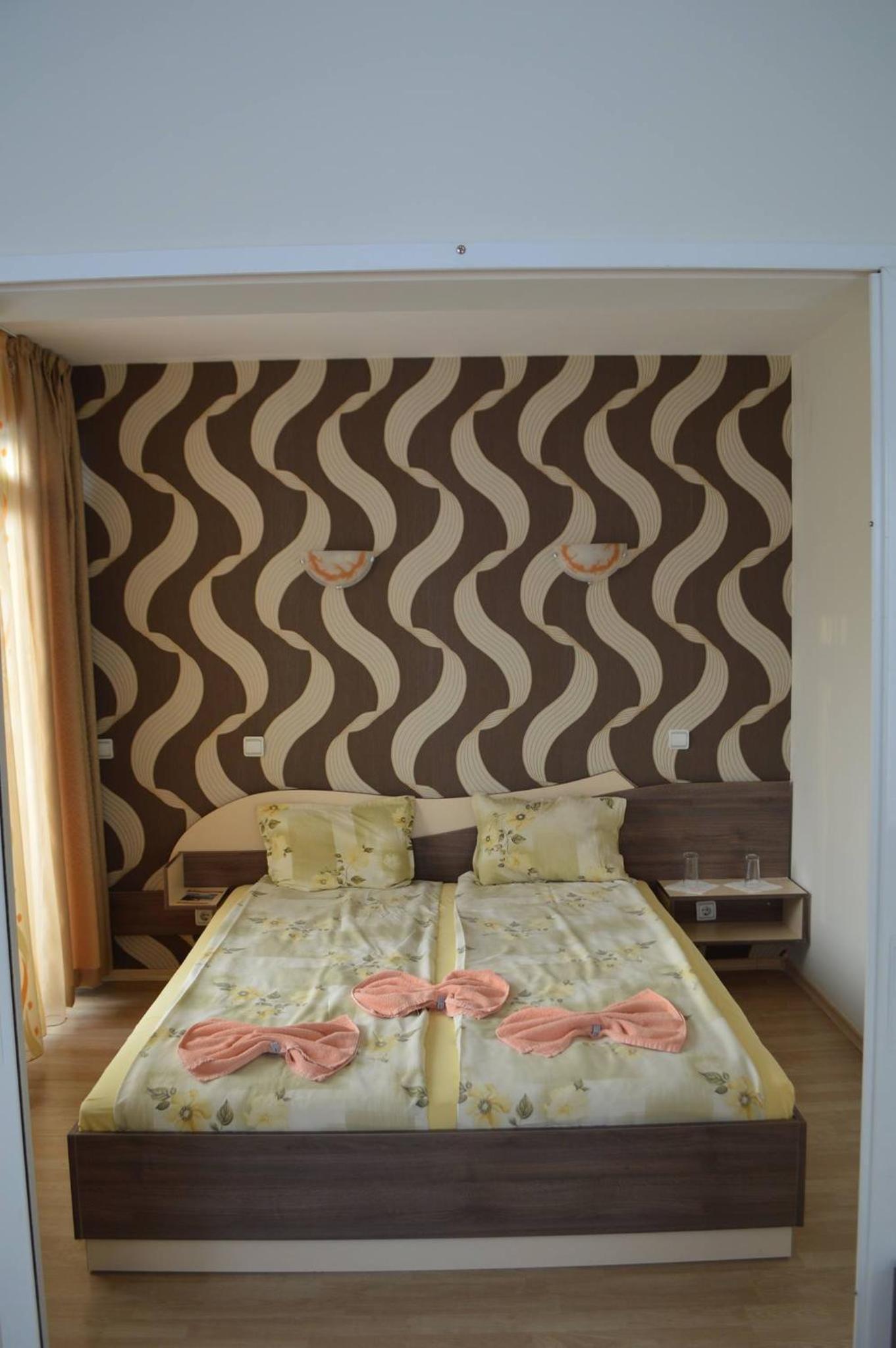 Standard King Room photo 2