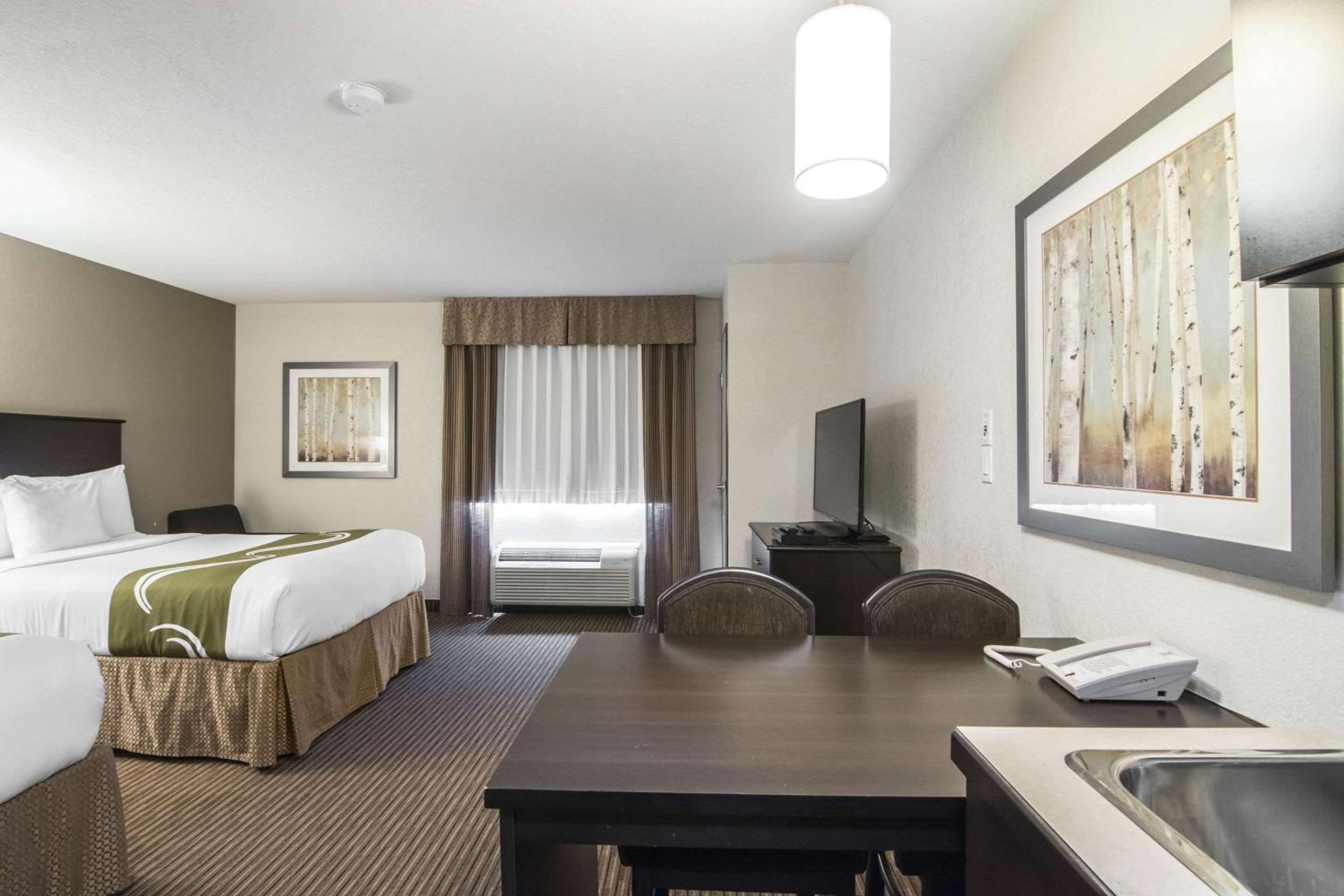 Double Room with Two Double Beds - Non-Smoking - Photo 3