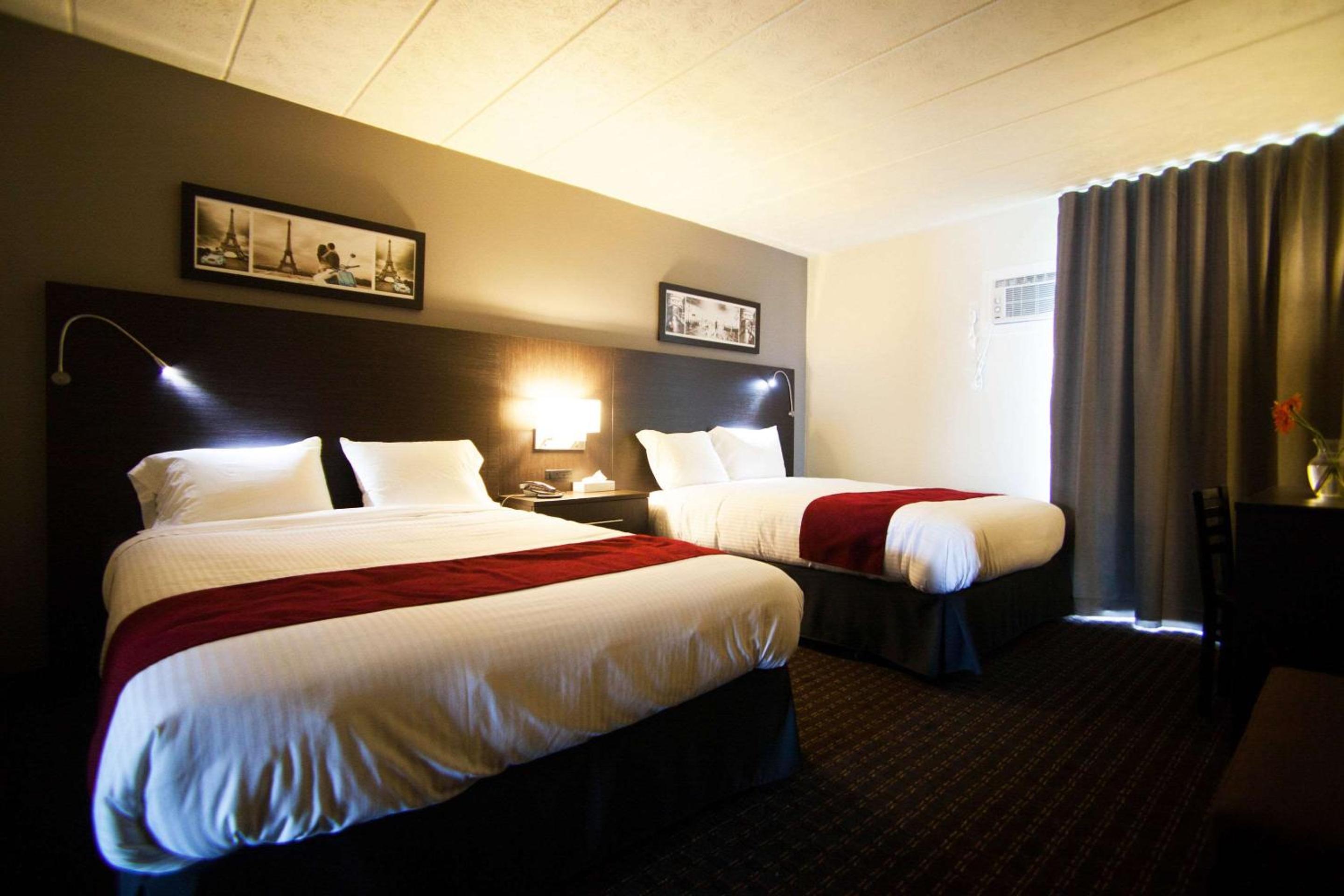 Queen Room with Two Queen Beds - Non-Smoking