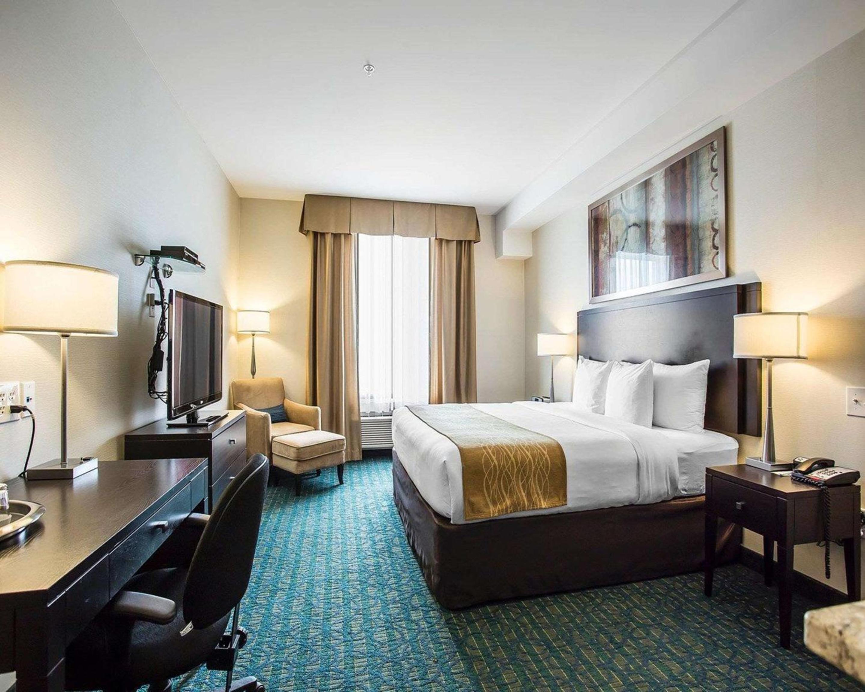 King Room - Non-Smoking - Photo 1