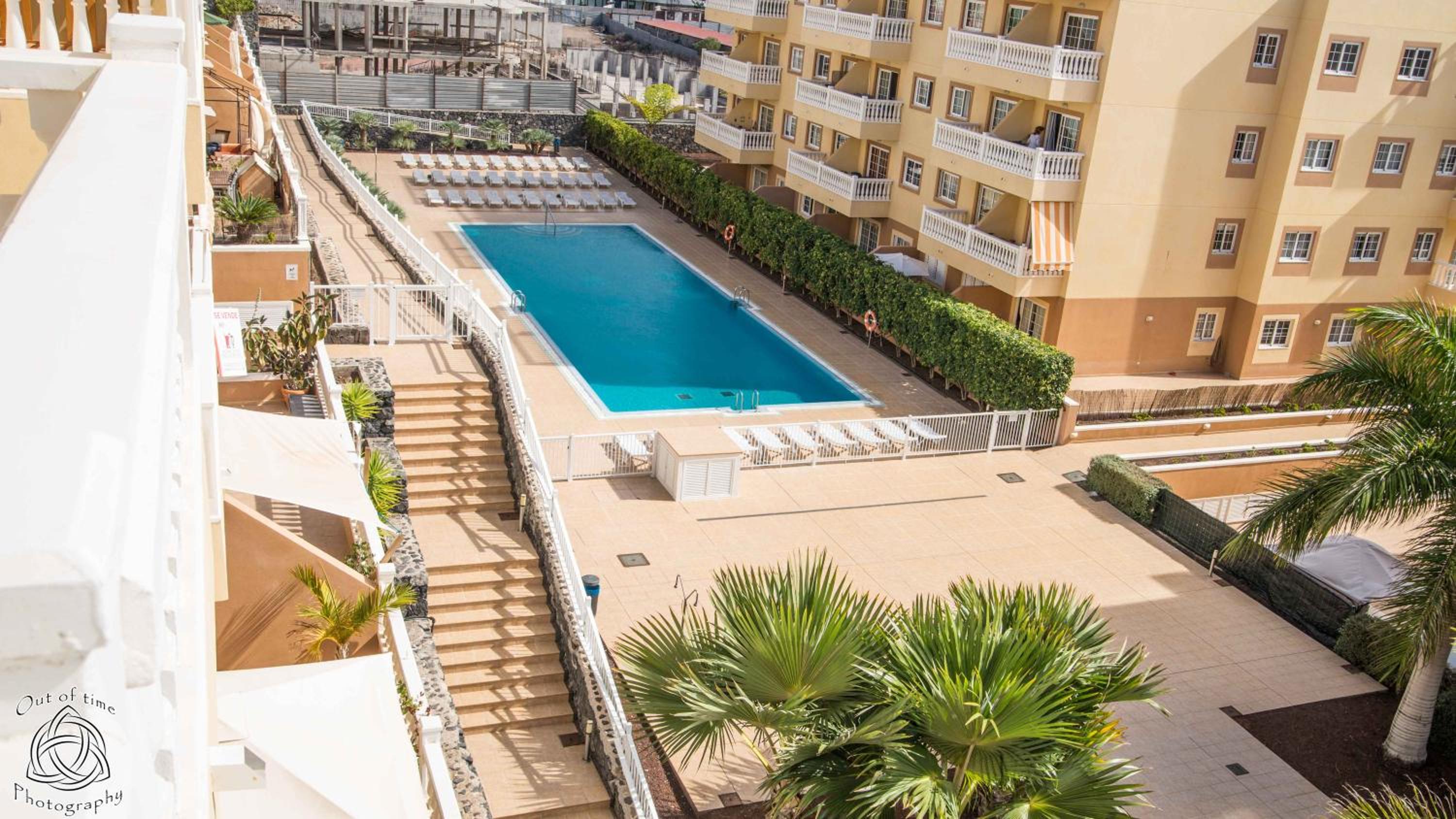 Apartment with Pool View  photo 2