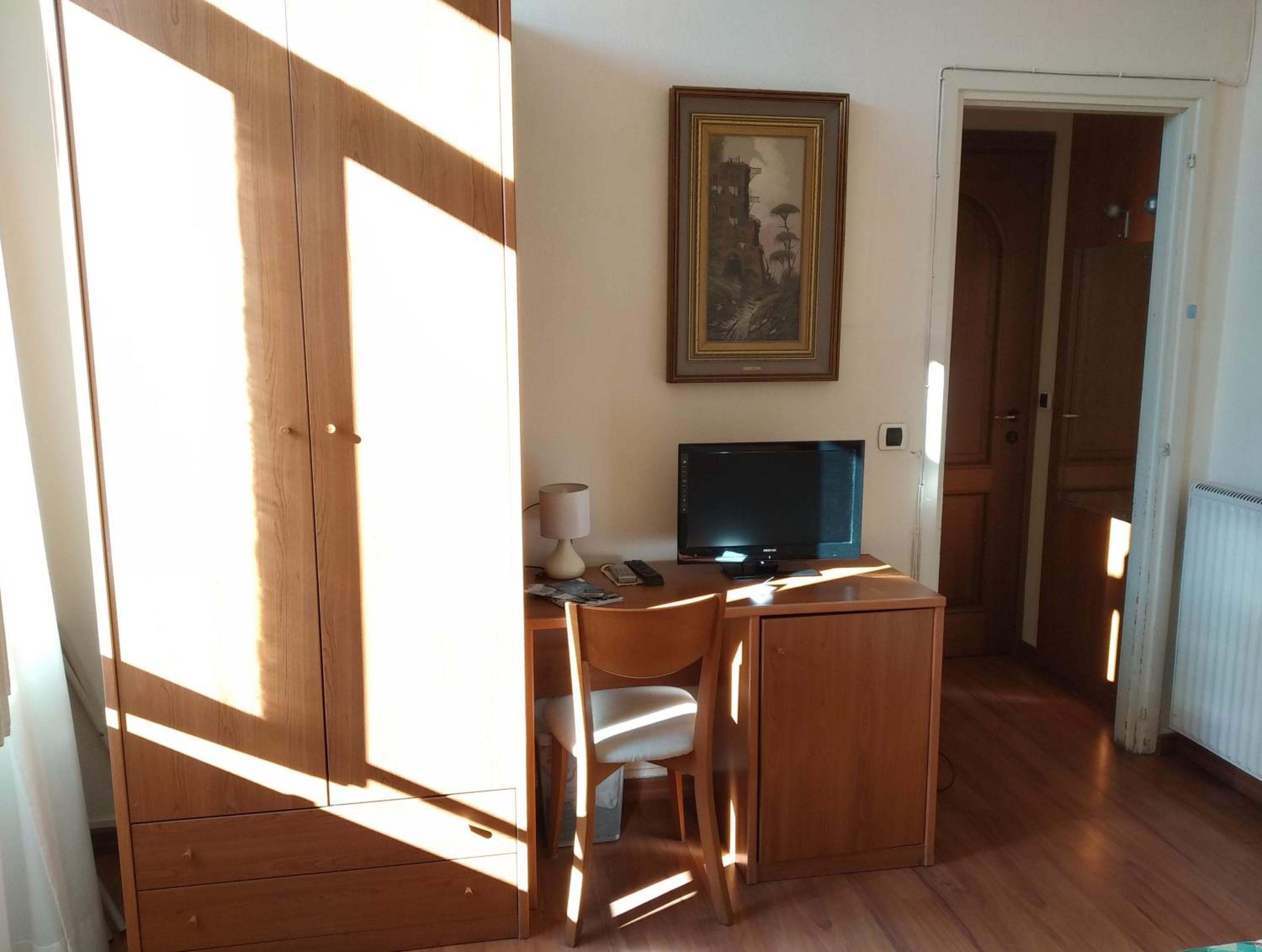 Standard Double Room photo 3