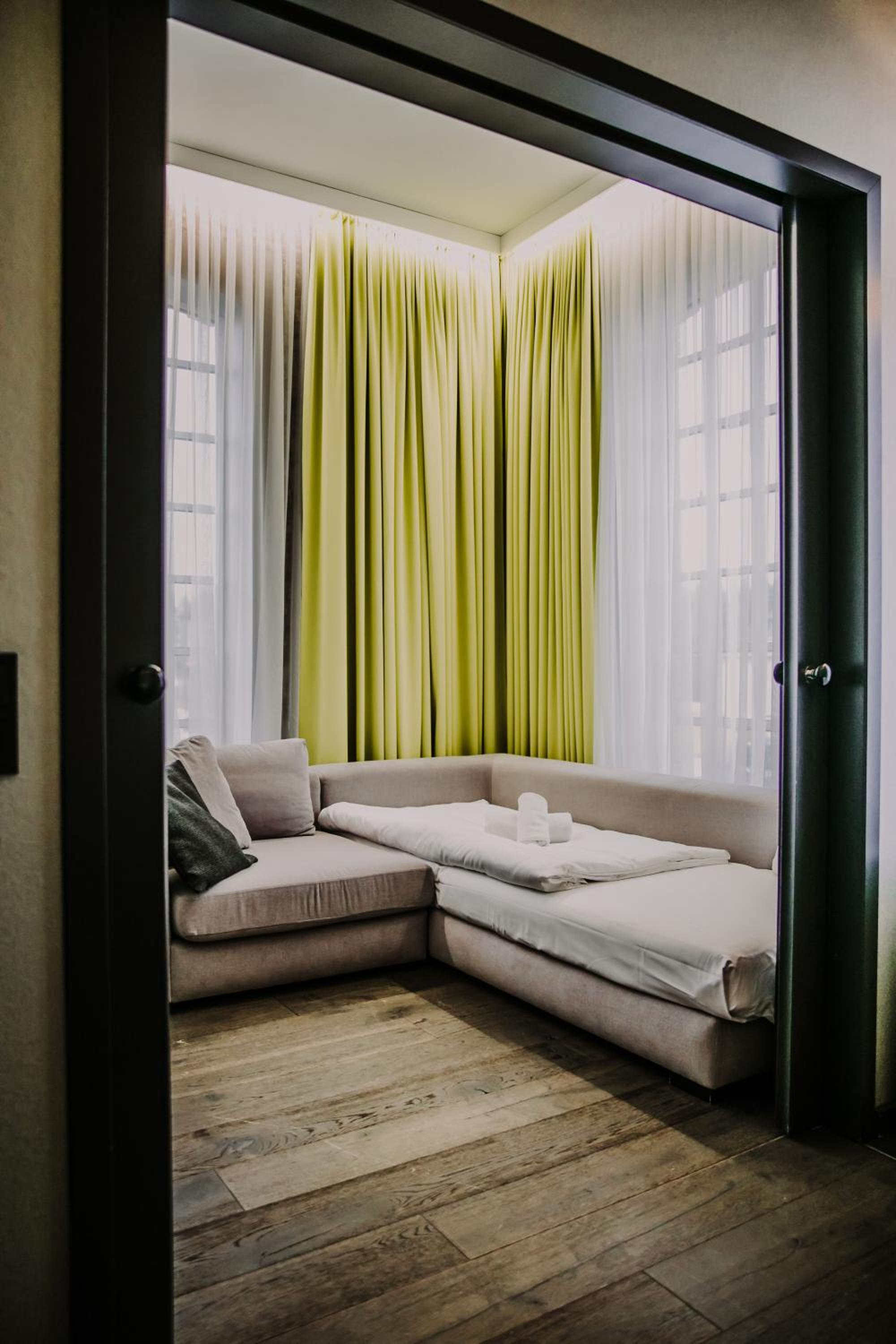 Suite - Photo 4