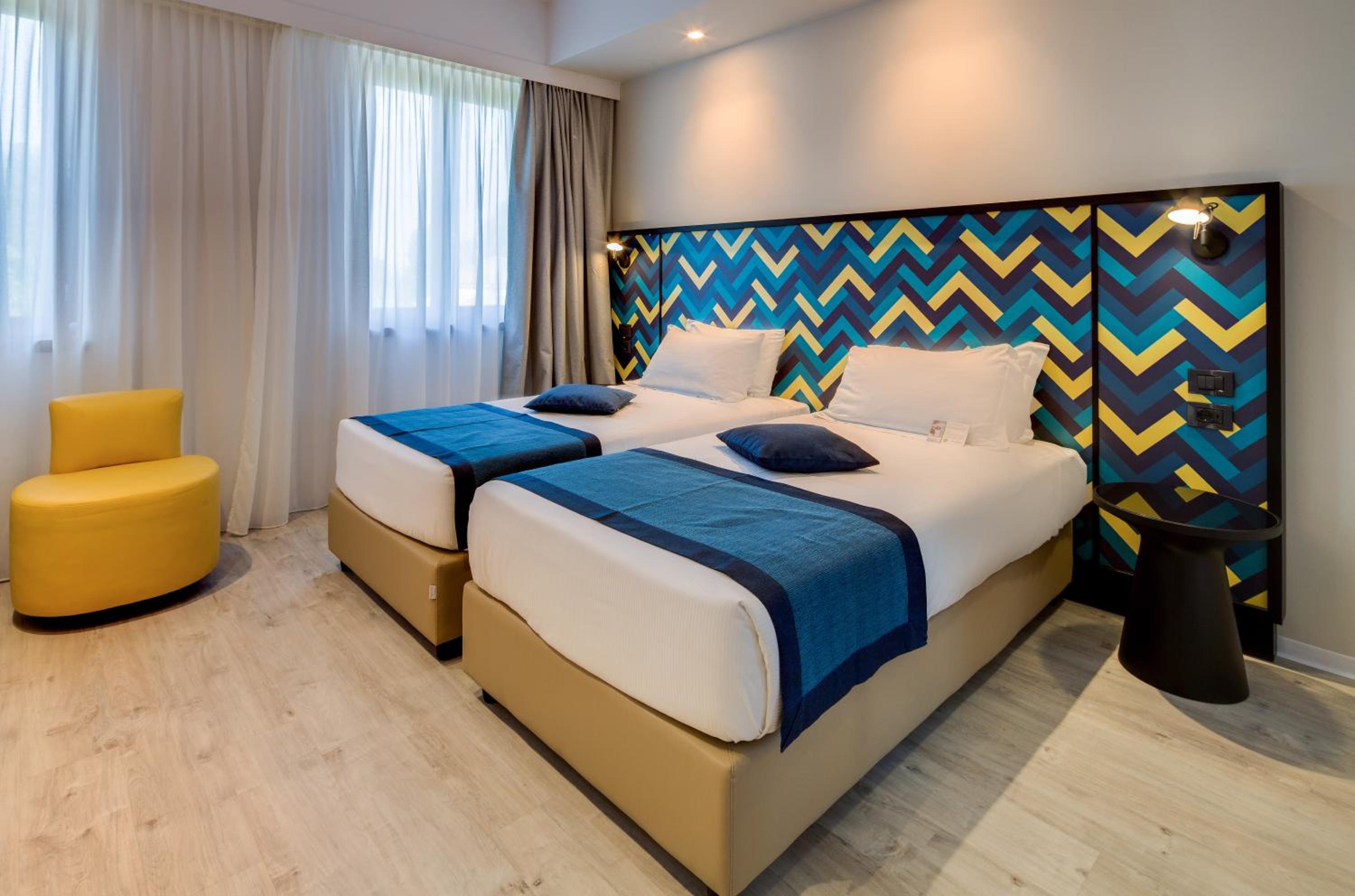 Deluxe Twin Room photo 3