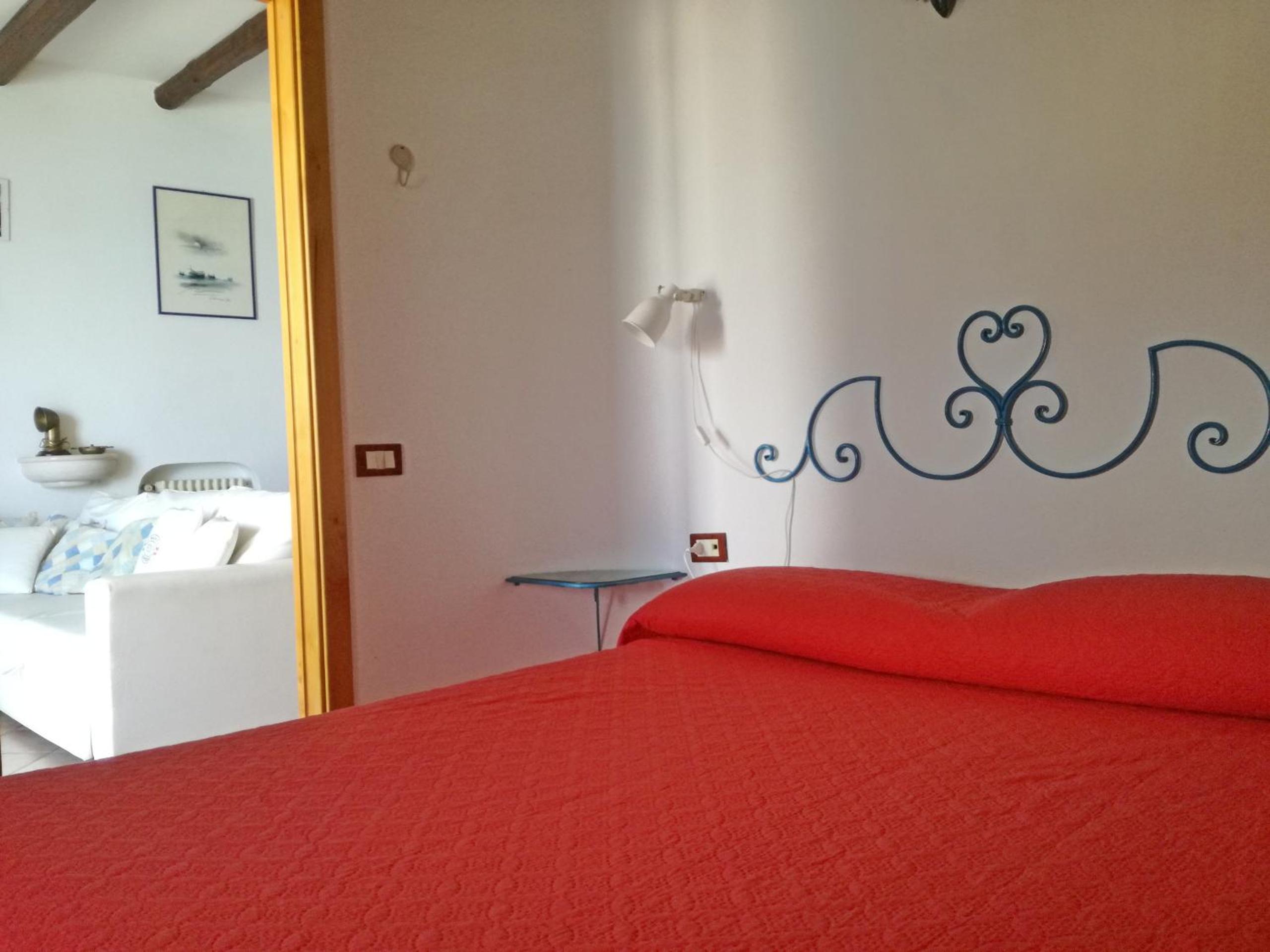 Apartment with Terrace - Photo 10